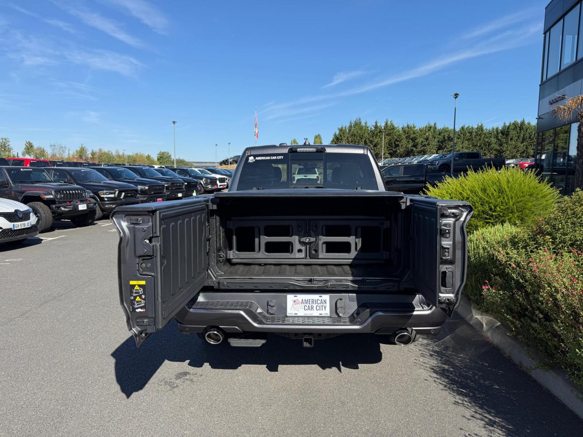 DODGE RAM 1500 CREW TUNGSTEN AIR RAMBOX HAYON MULTI