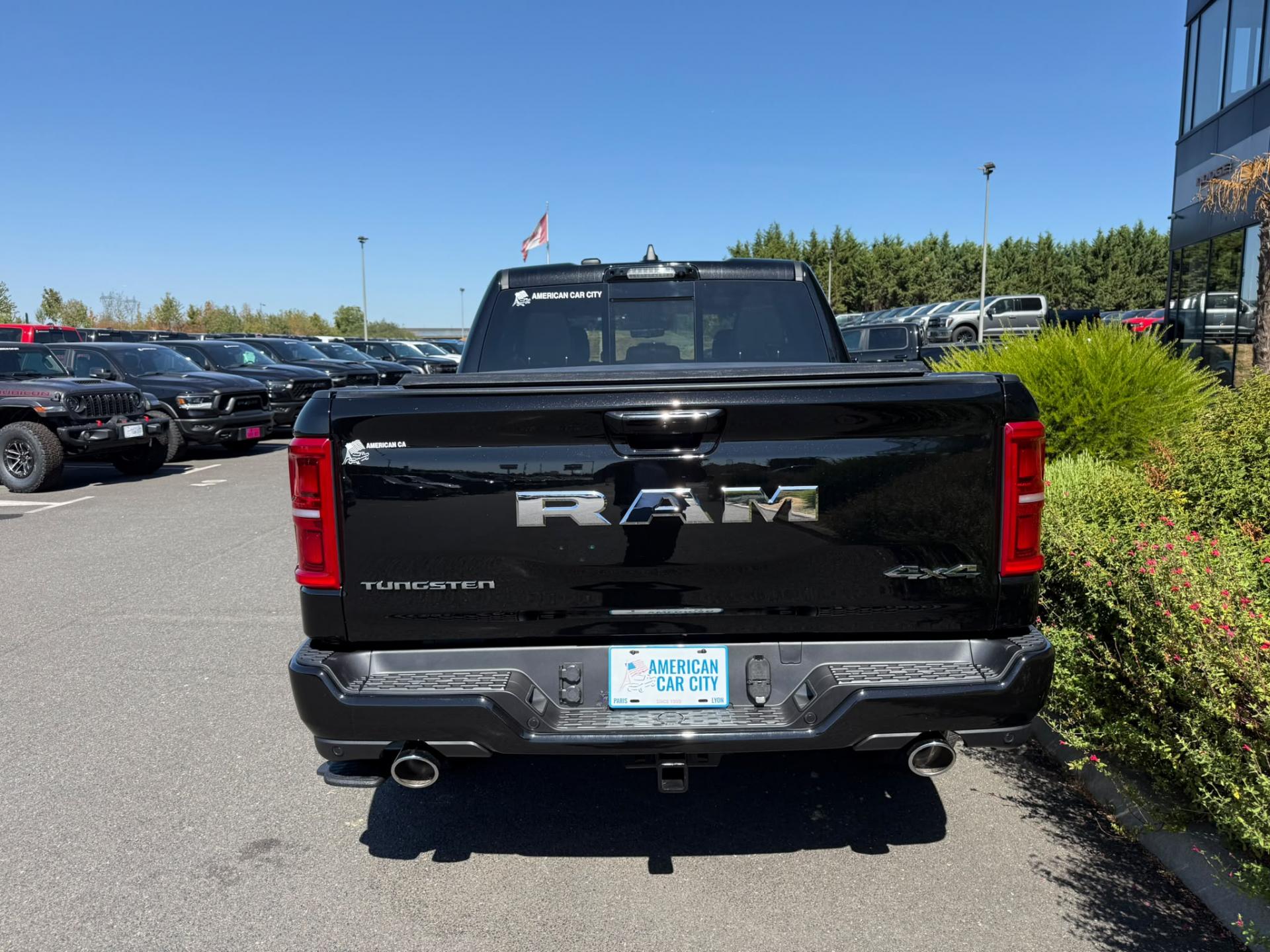DODGE RAM 1500 CREW TUNGSTEN AIR RAMBOX