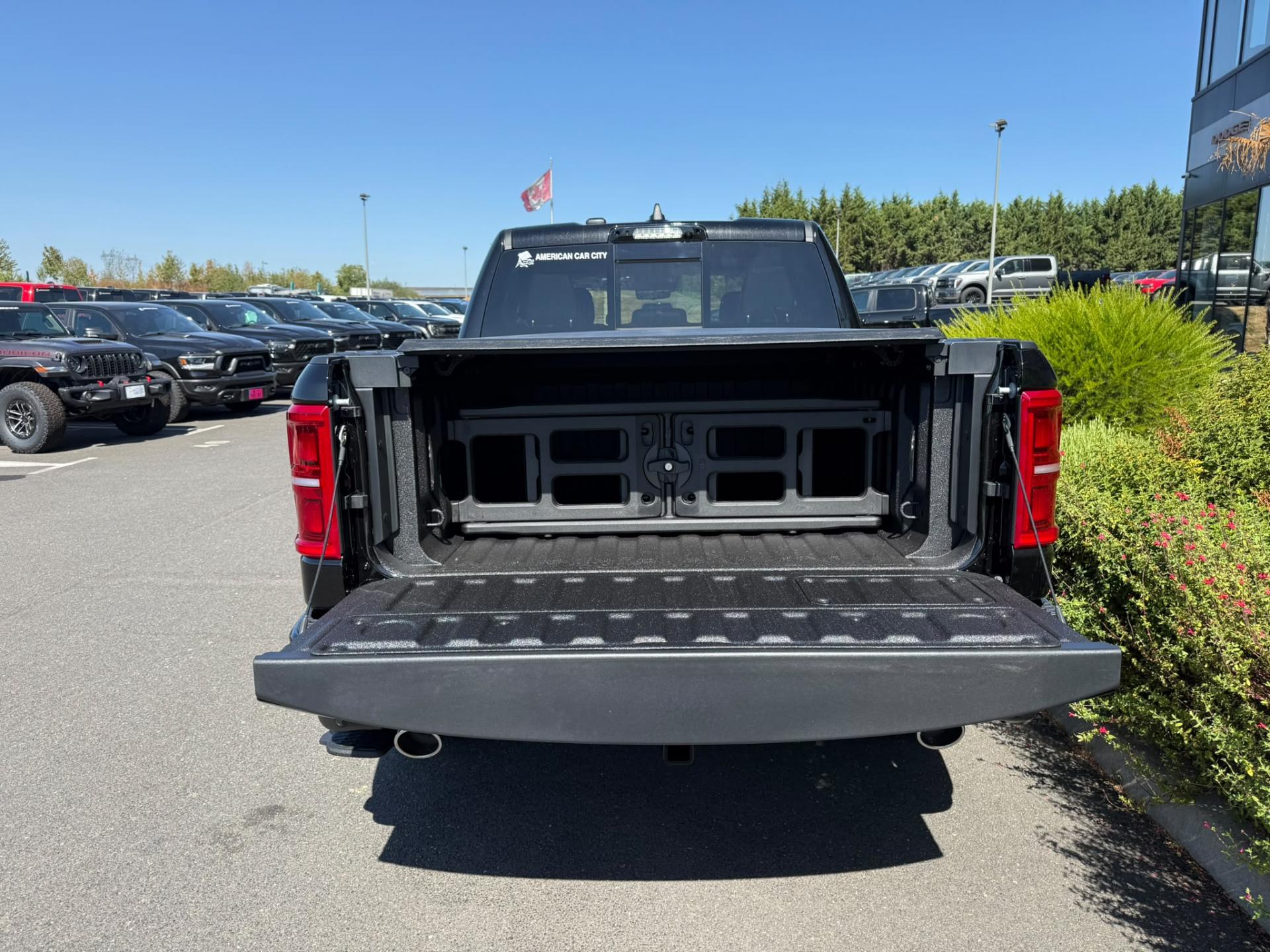 DODGE RAM 1500 CREW TUNGSTEN AIR RAMBOX