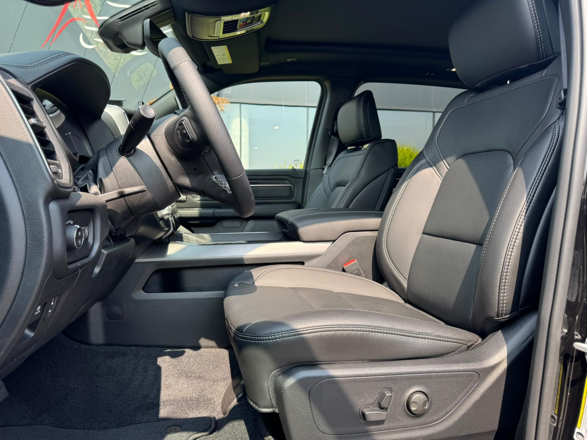 DODGE RAM 1500 CREW CAB SPORT NIGHT EDITION V8