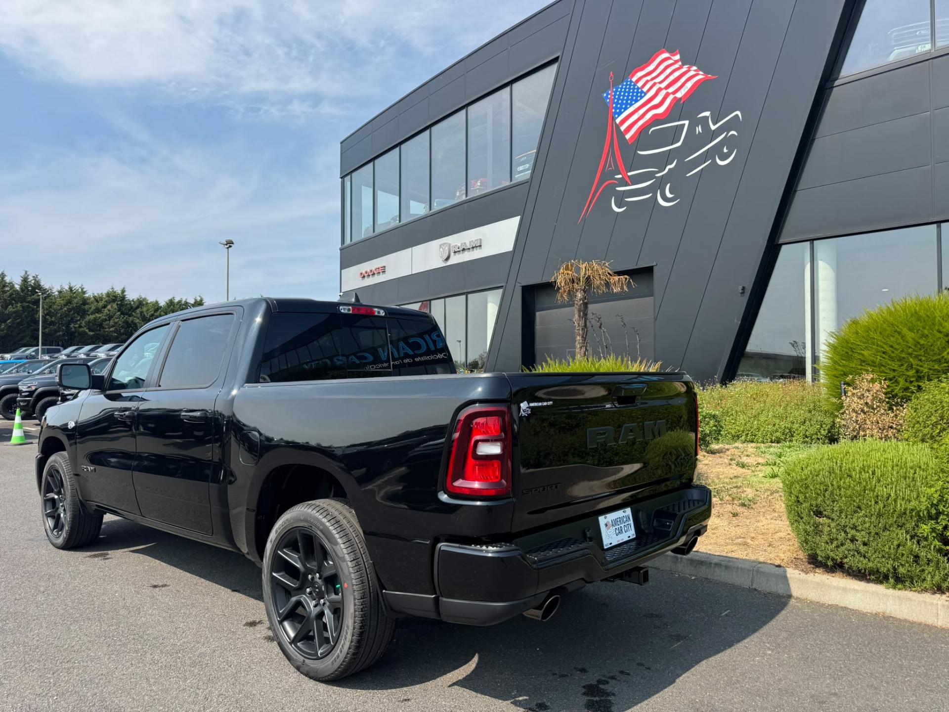 DODGE RAM 1500 CREW CAB SPORT NIGHT EDITION V8