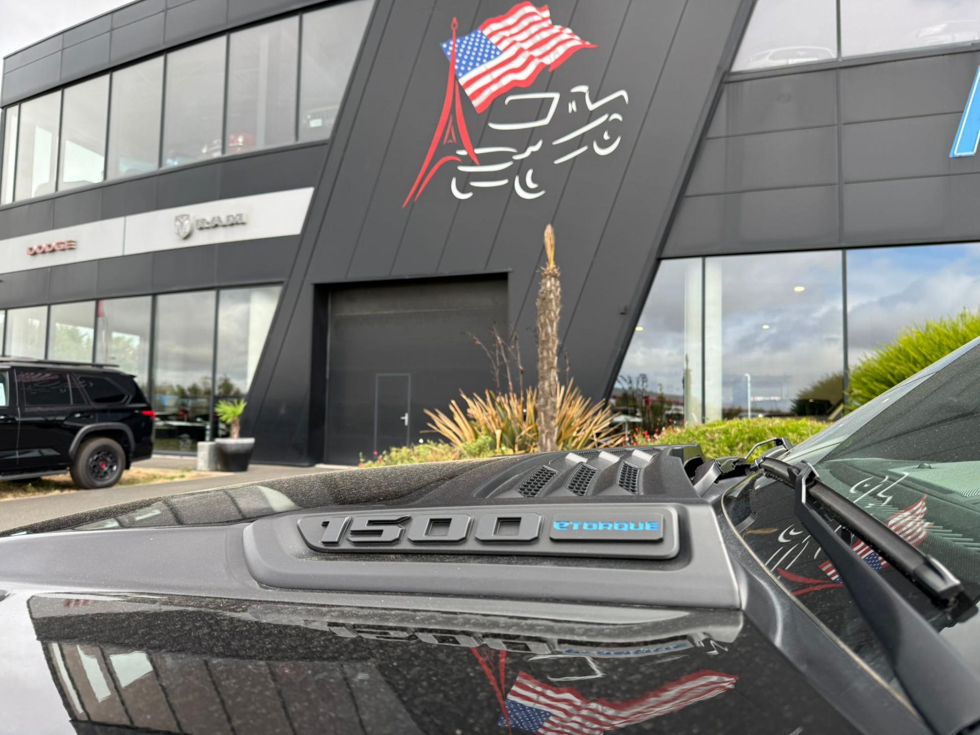 DODGE RAM 1500 CREW CAB SPORT NIGHT EDITION V8