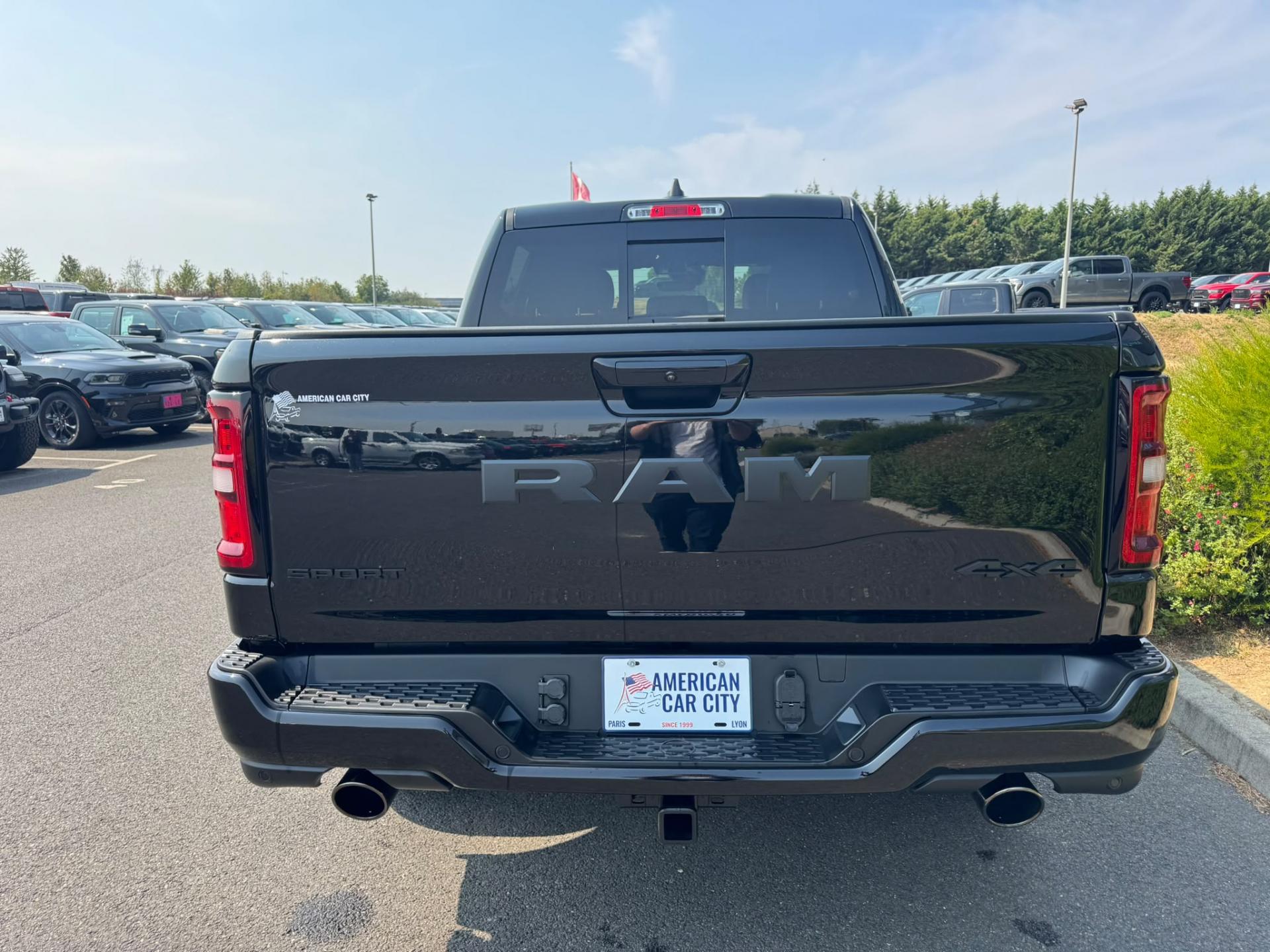 DODGE RAM 1500 CREW CAB SPORT NIGHT EDITION V8