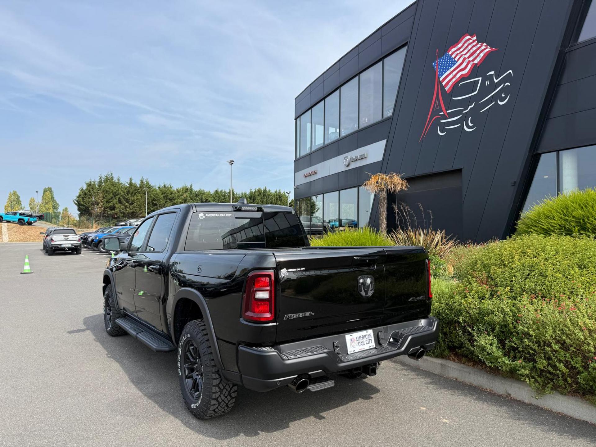DODGE RAM 1500 CREW CAB REBEL AIR RAMBOX HAYON MULTI V8