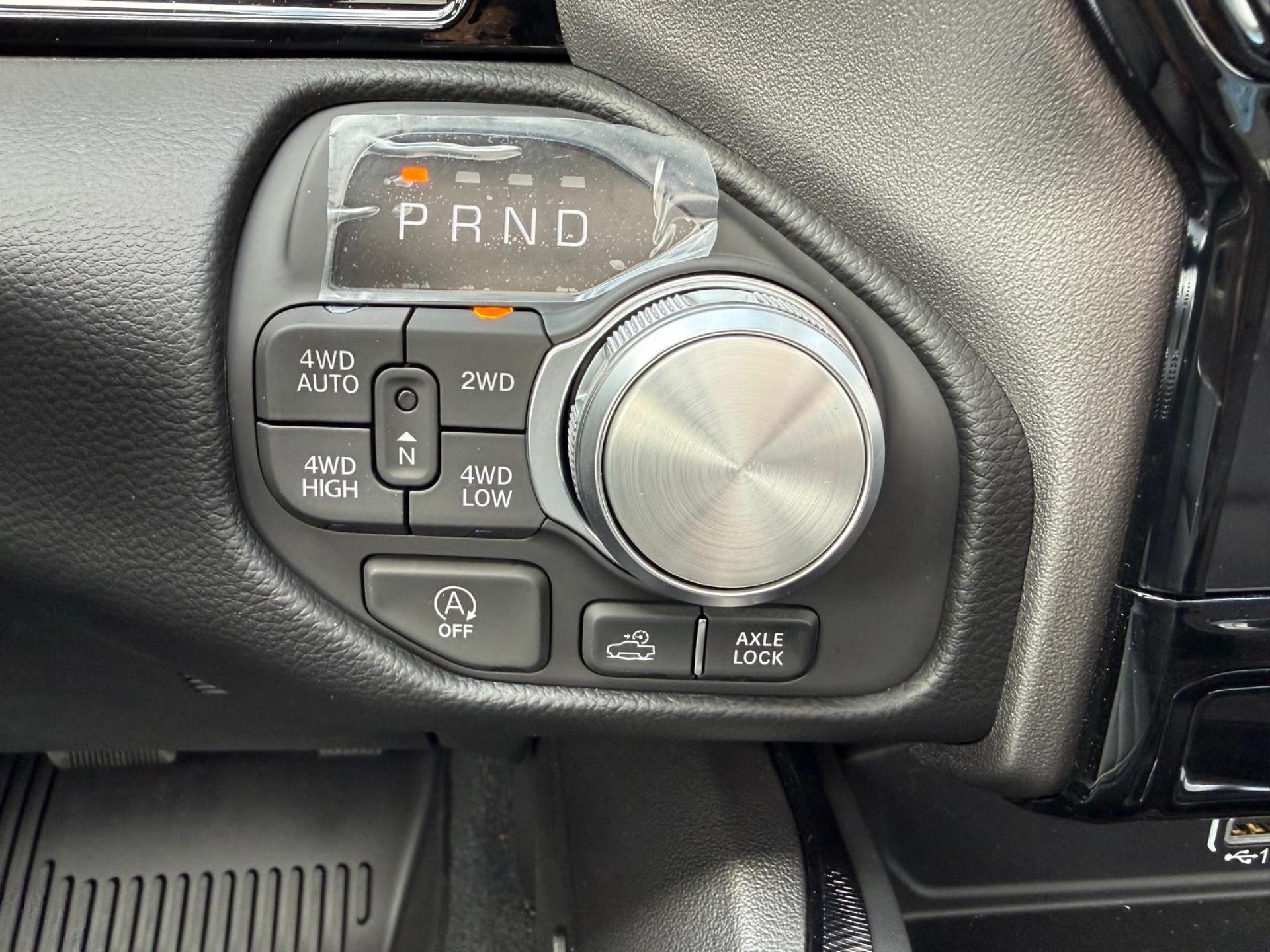 DODGE RAM 1500 CREW CAB REBEL AIR HAYON MULTI V8