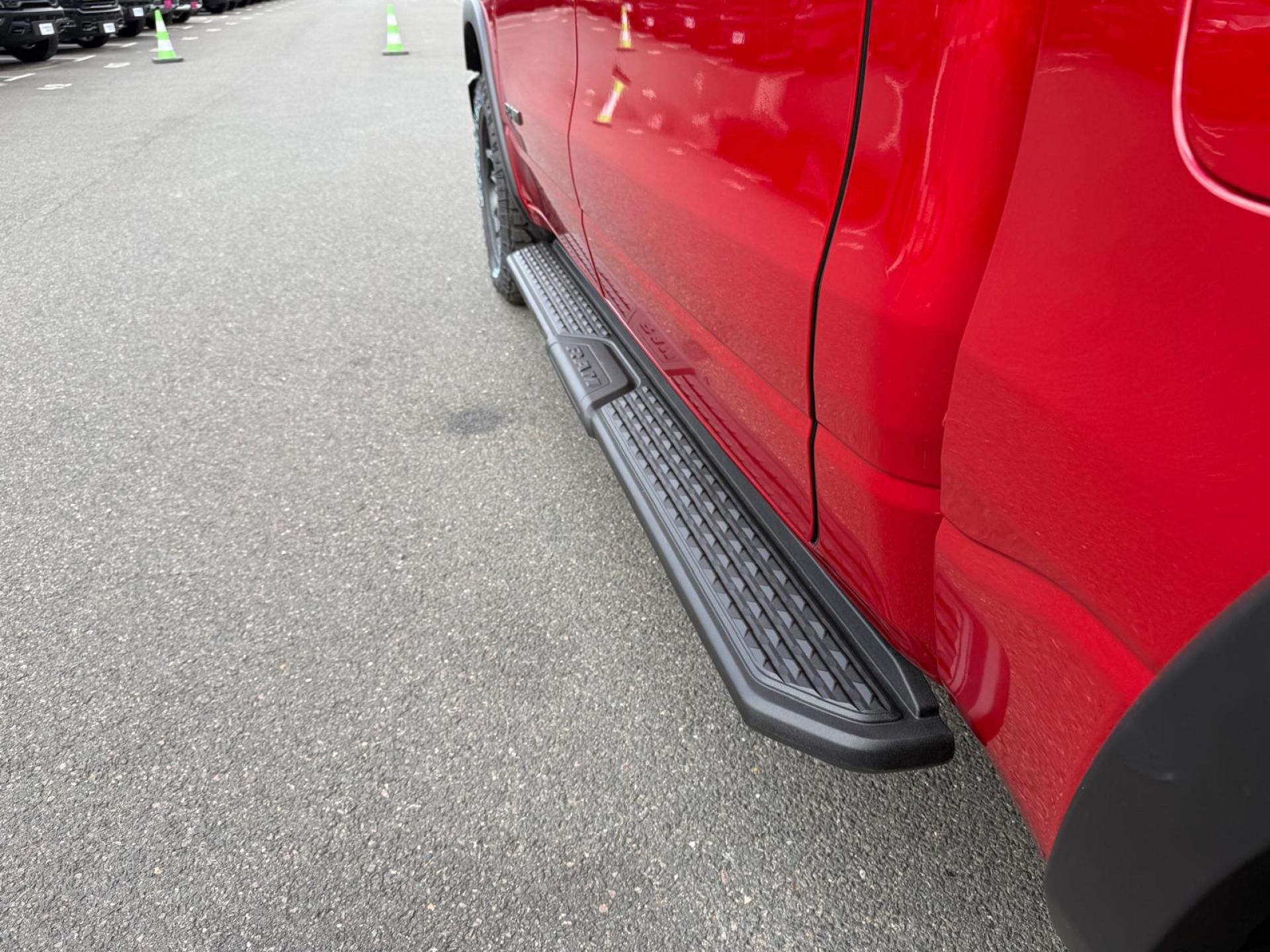 DODGE RAM 1500 CREW CAB REBEL AIR HAYON MULTI V8