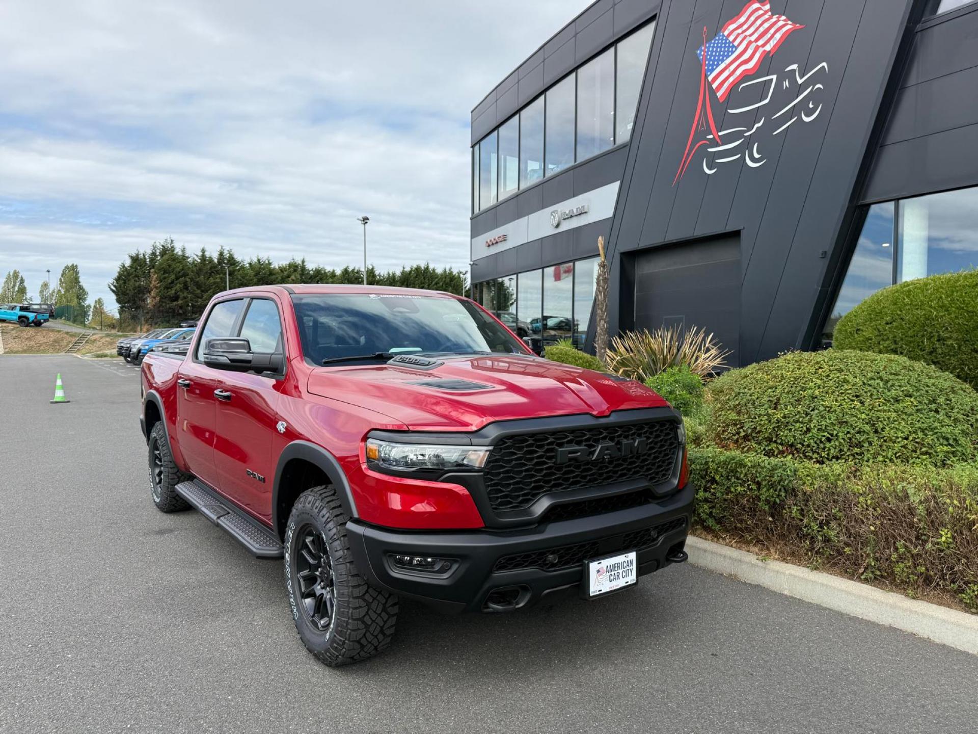 DODGE RAM 1500 CREW CAB REBEL AIR HAYON MULTI V8