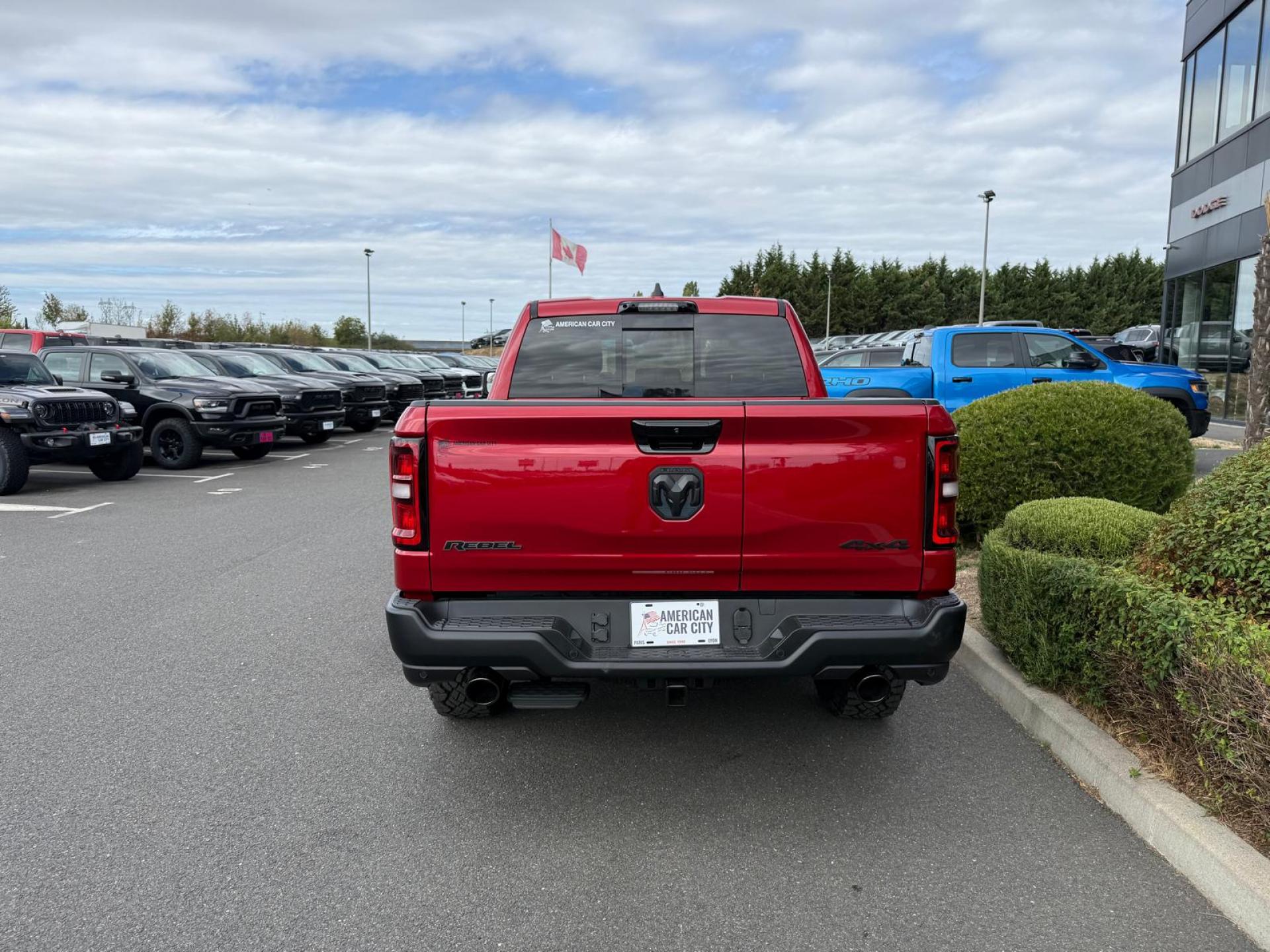 DODGE RAM 1500 CREW CAB REBEL AIR HAYON MULTI V8