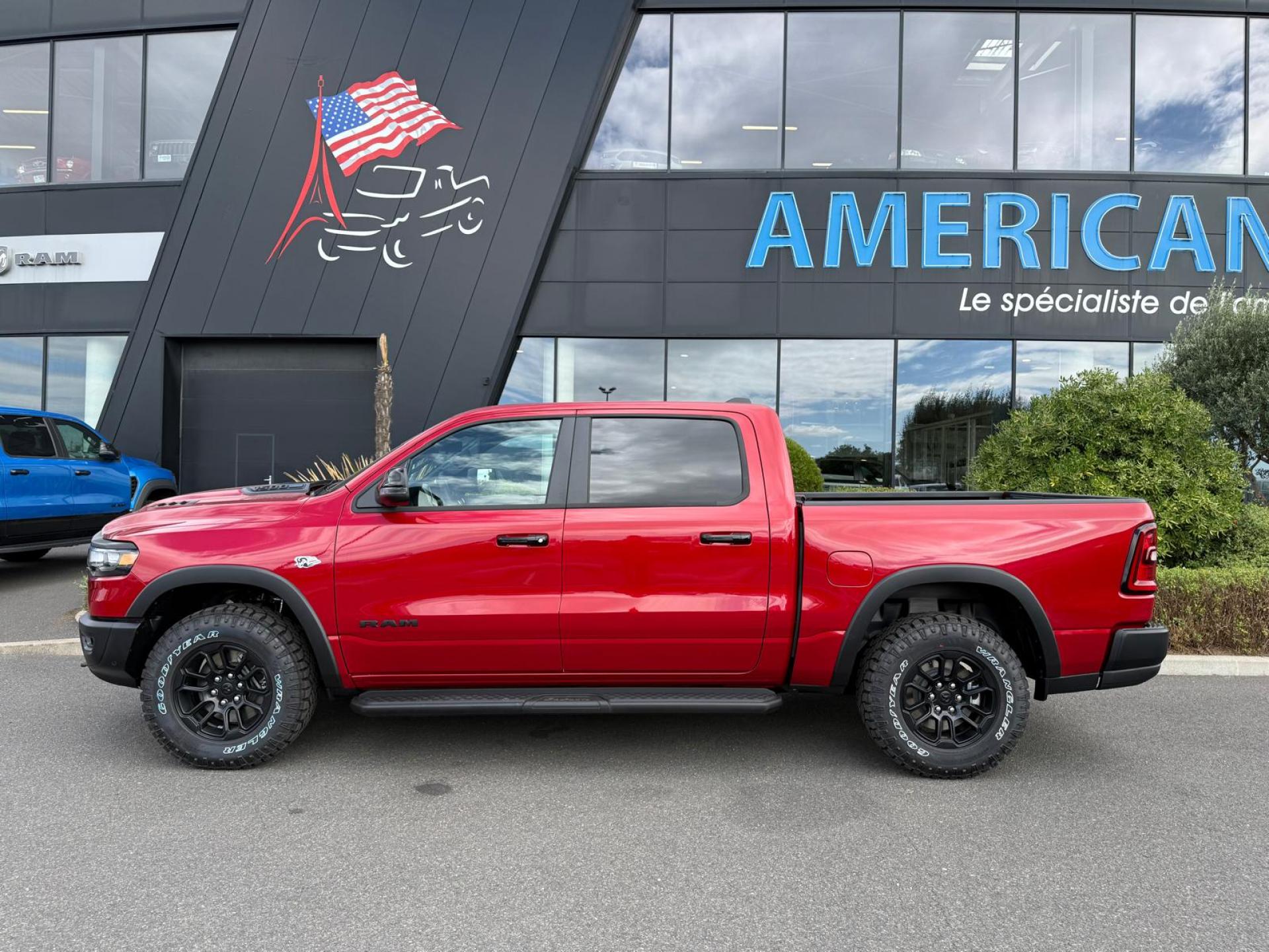 DODGE RAM 1500 CREW CAB REBEL AIR HAYON MULTI V8