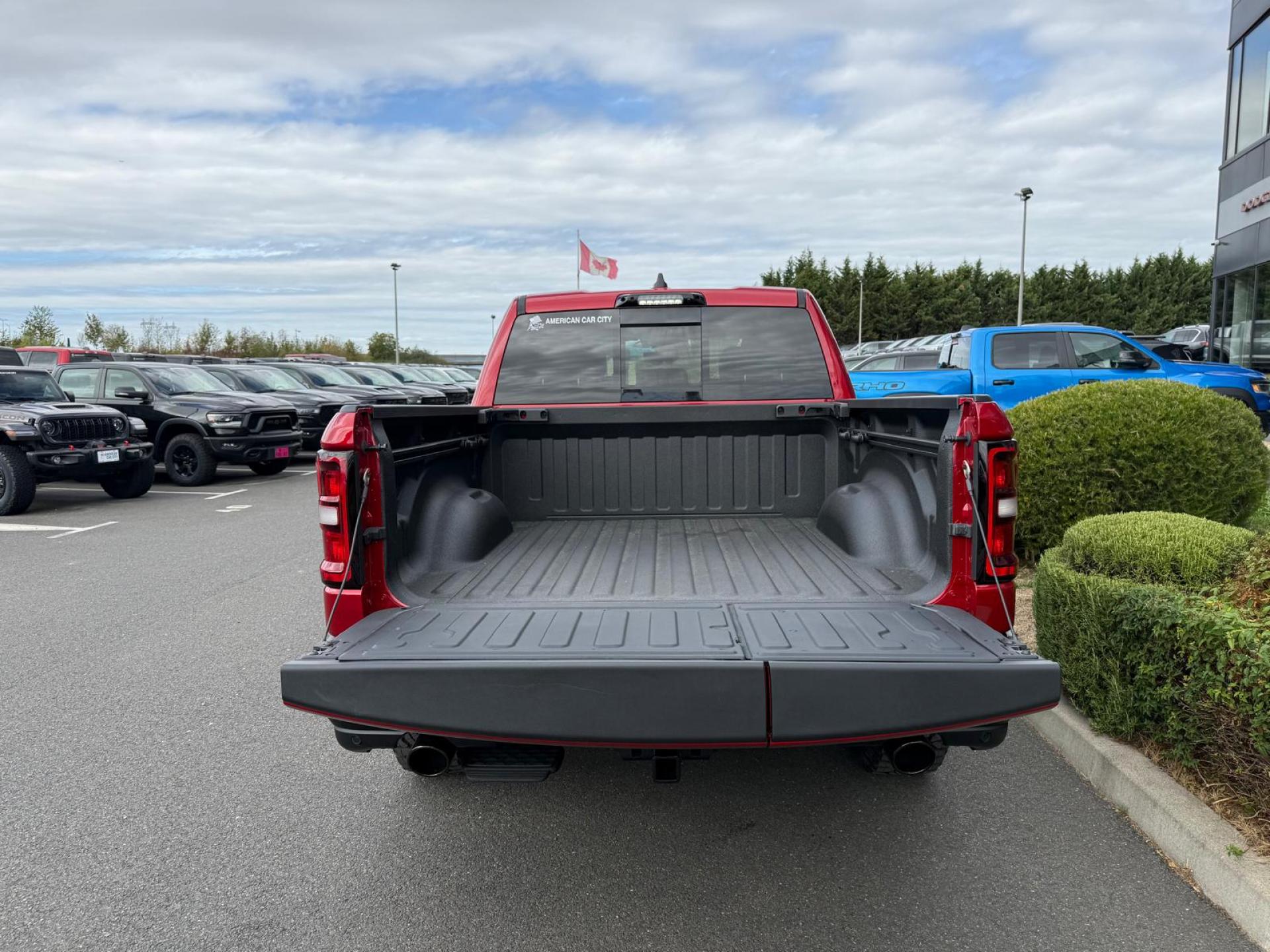 DODGE RAM 1500 CREW CAB REBEL AIR HAYON MULTI V8
