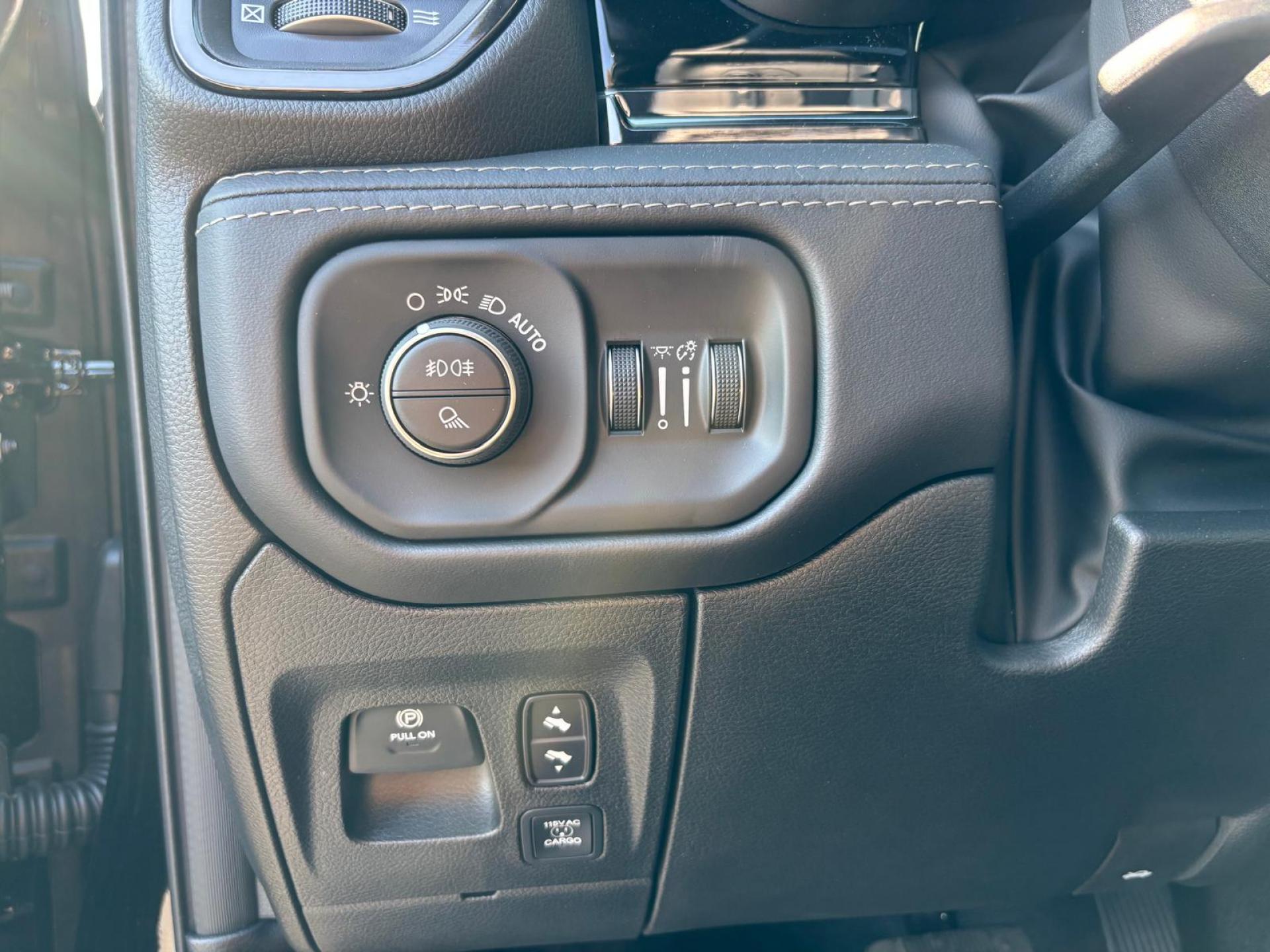 DODGE RAM 1500 CREW LIMITED NIGHT EDITION RAMBOX HAYON MULTI V8 5,7L