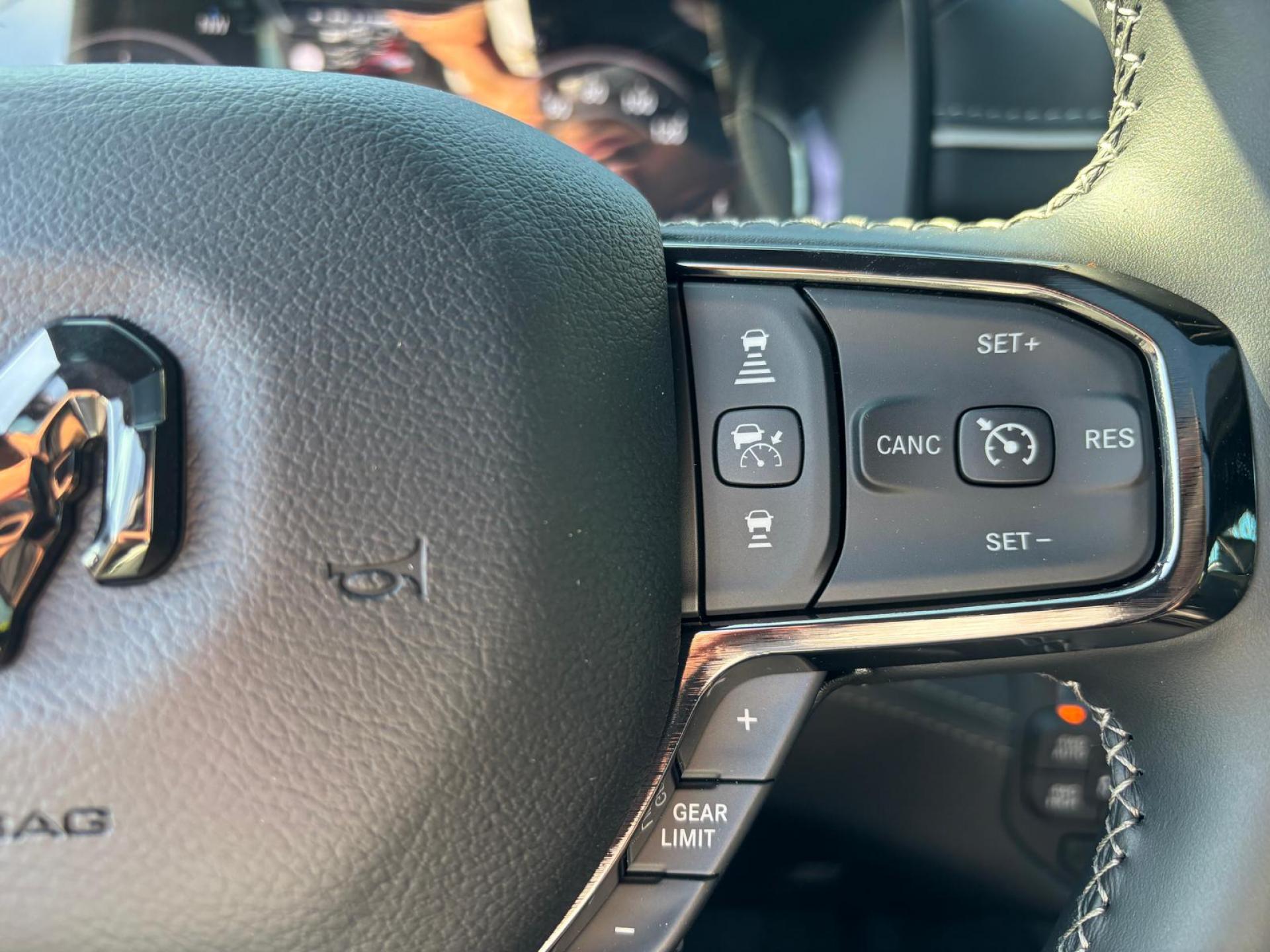 DODGE RAM 1500 CREW LIMITED NIGHT EDITION RAMBOX HAYON MULTI V8 5,7L