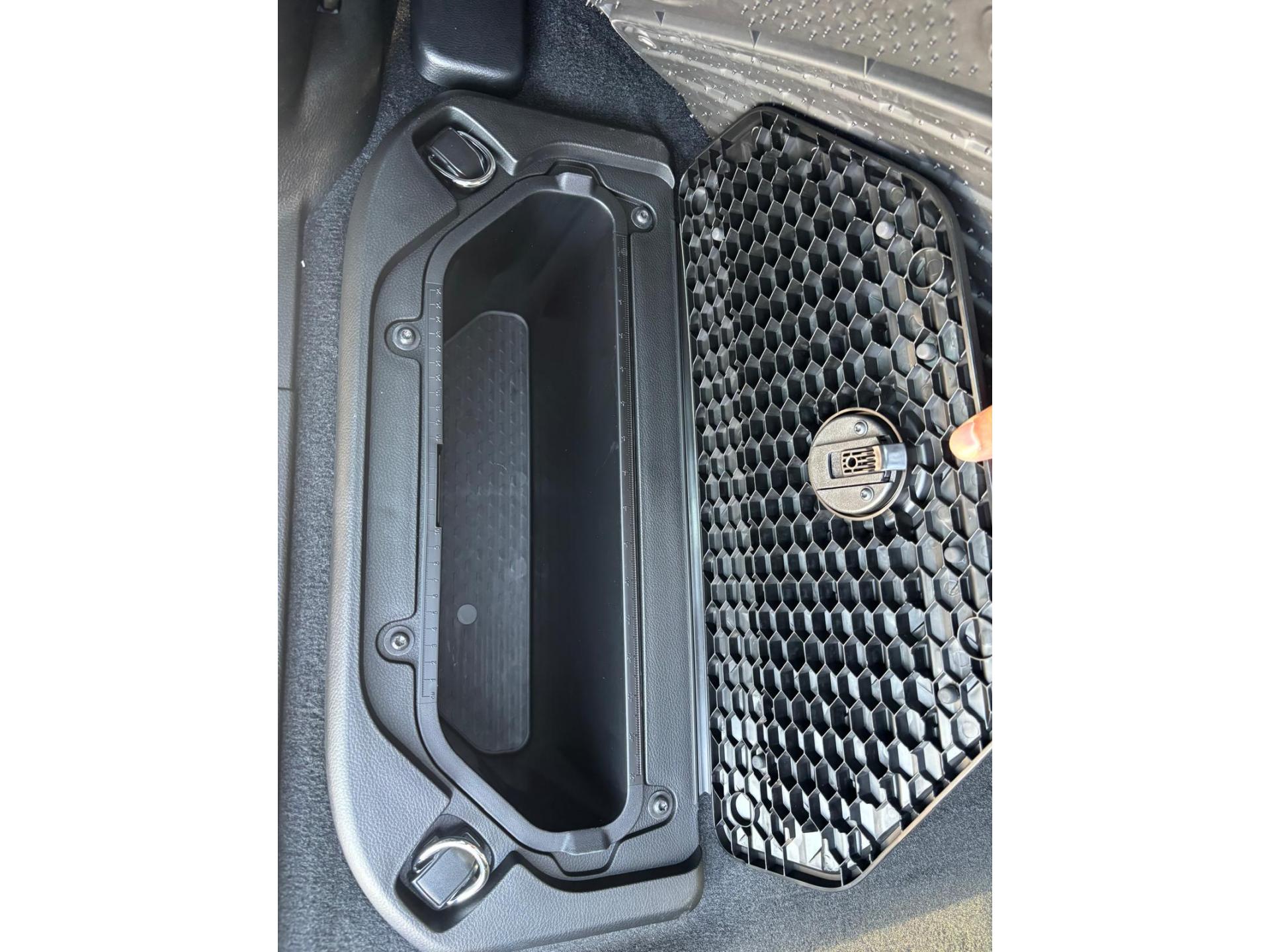 DODGE RAM 1500 CREW LIMITED NIGHT EDITION RAMBOX HAYON MULTI V8 5,7L