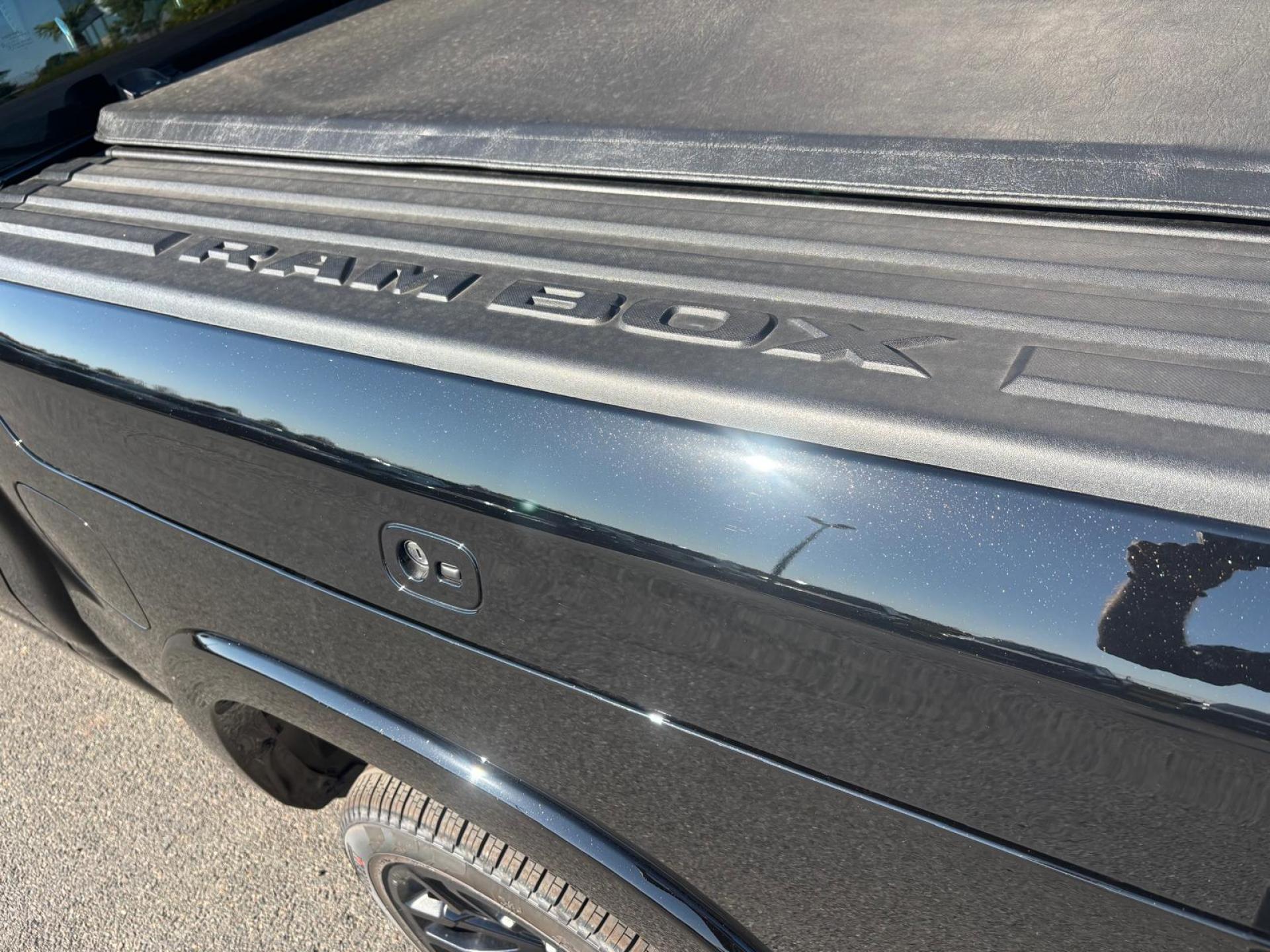 DODGE RAM 1500 CREW LIMITED NIGHT EDITION RAMBOX HAYON MULTI V8 5,7L
