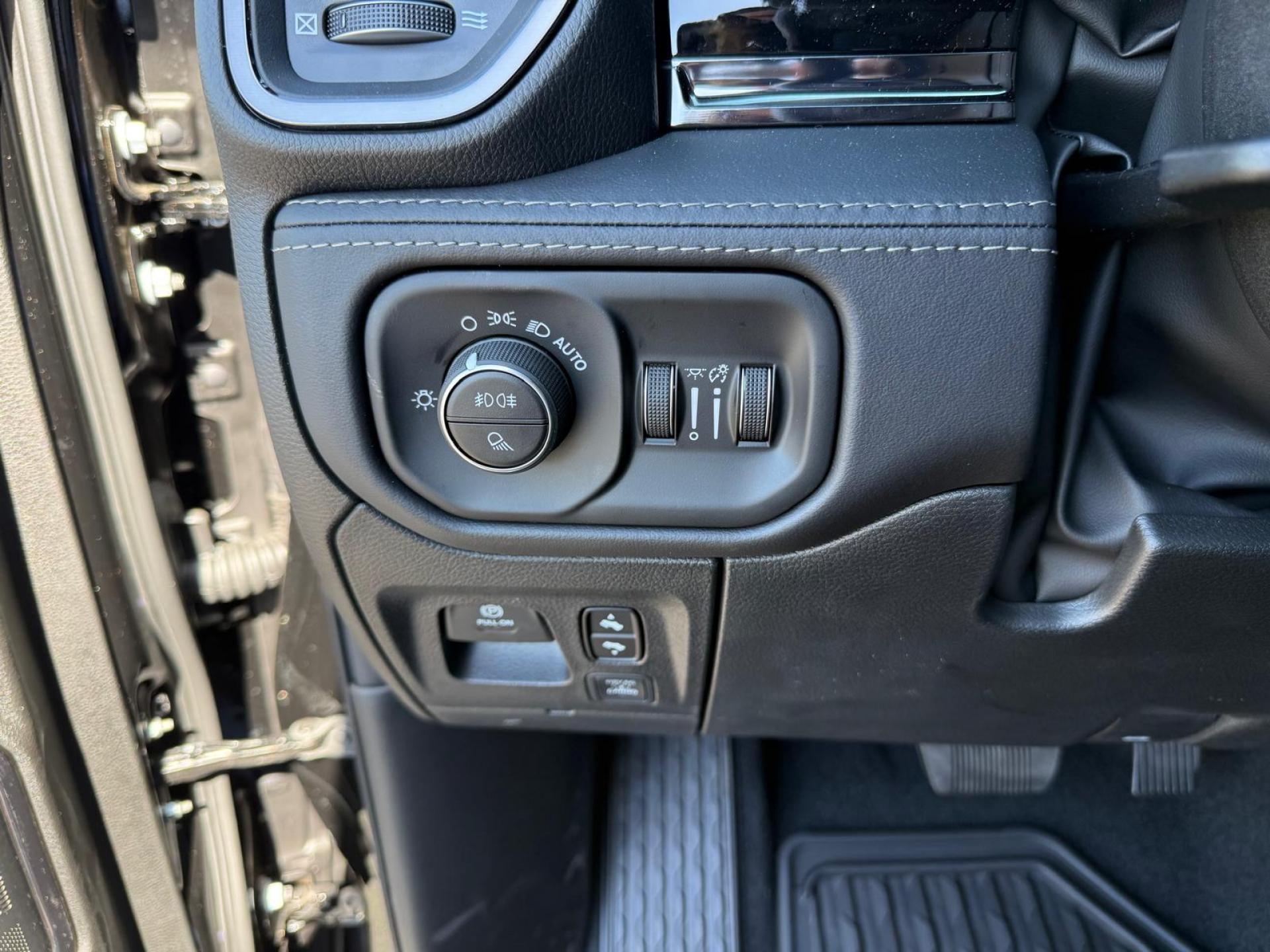 DODGE RAM 1500 CREW LIMITED NIGHT EDITION RAMBOX HAYON MULTI V8 5,7L