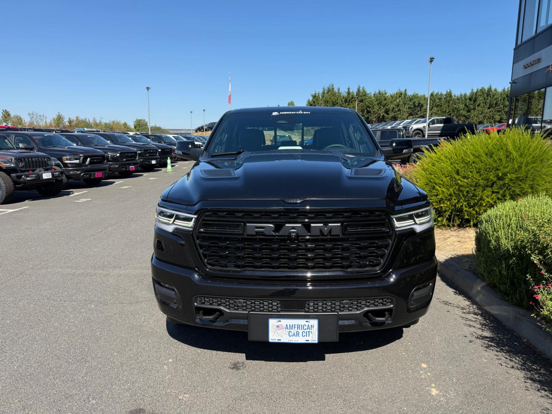 DODGE RAM 1500 CREW LIMITED NIGHT EDITION RAMBOX HAYON MULTI V8 5,7L