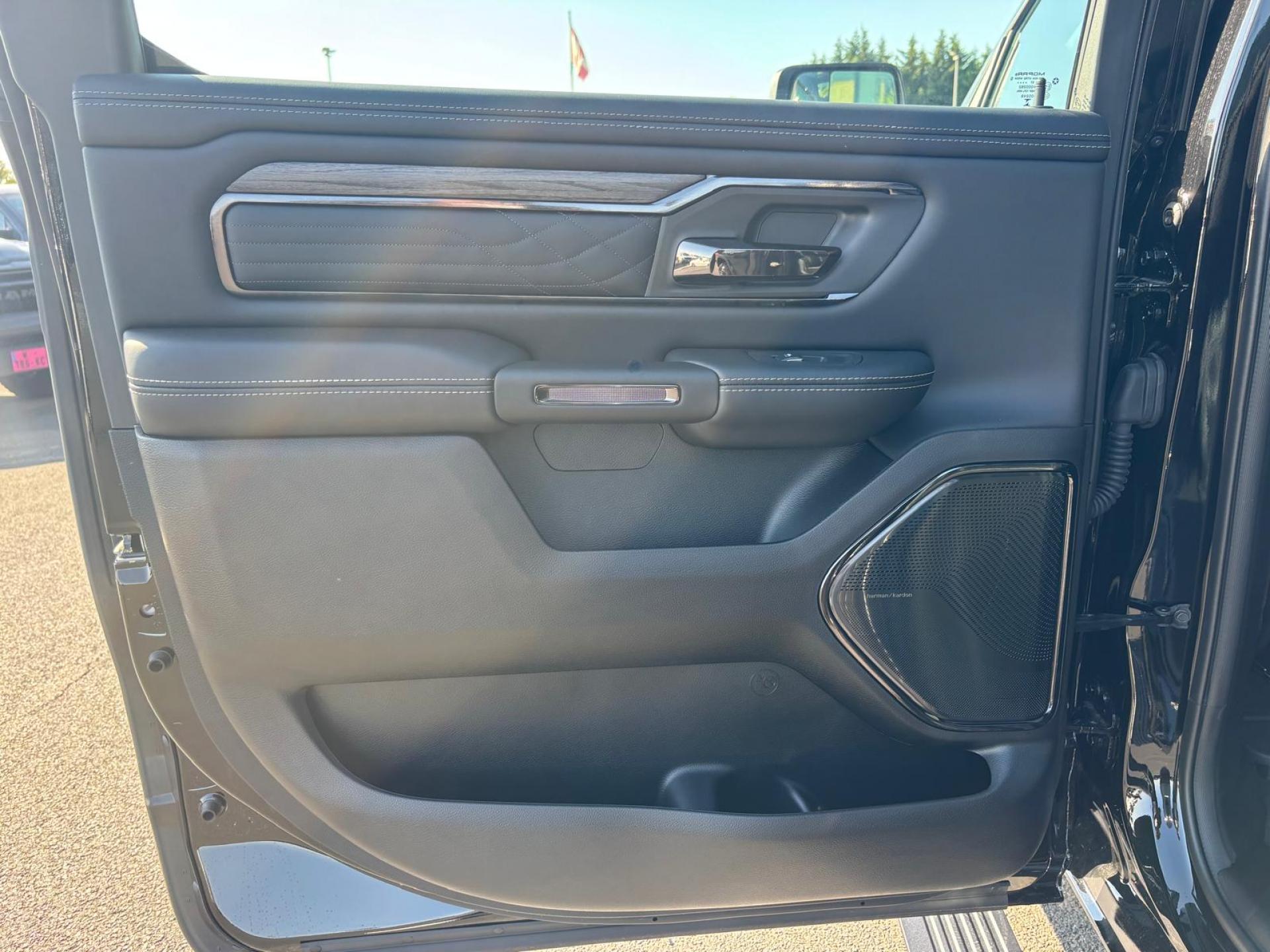 DODGE RAM 1500 CREW LIMITED NIGHT EDITION RAMBOX HAYON MULTI V8 5,7L