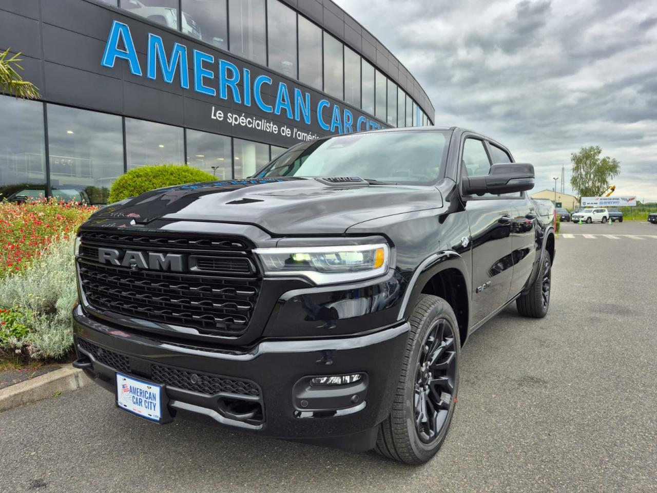DODGE RAM 1500 CREW LIMITED NIGHT EDITION RAMBOX HAYON MULTI V8 5,7L