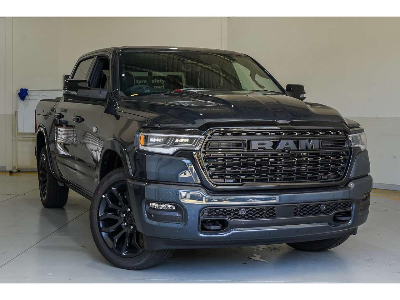 DODGE RAM 1500 CREW LIMITED NIGHT EDITION RAMBOX HAYON MULTI V8 5,7L