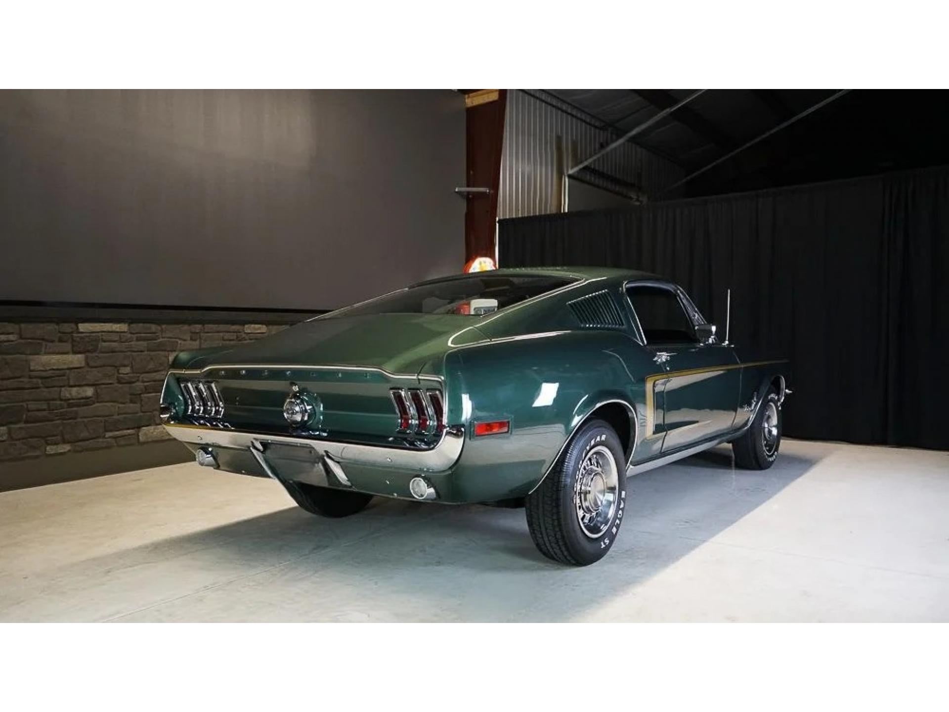 FORD MUSTANG FASTBACK verte Bullit d\'origine