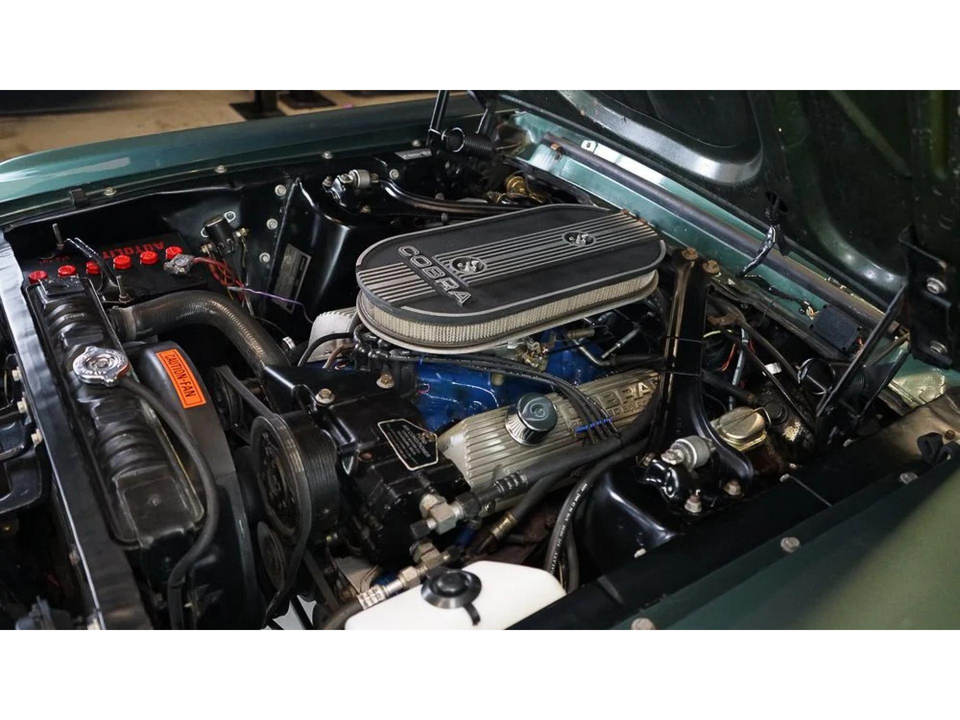FORD MUSTANG FASTBACK verte Bullit d\'origine