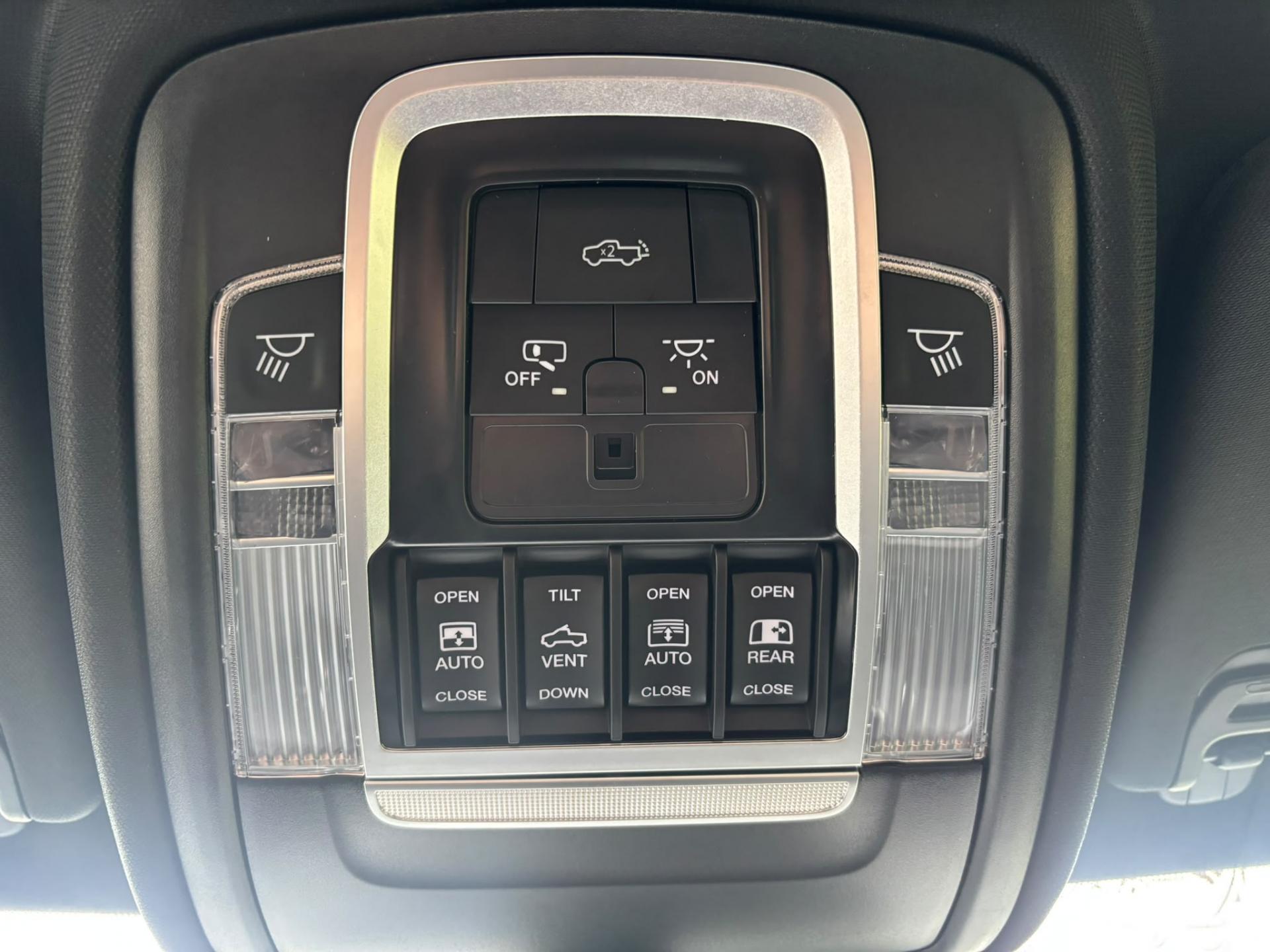 DODGE RAM 1500 CREW LIMITED NIGHT EDITION RAMBOX HAYON MULTI V8 5,7L
