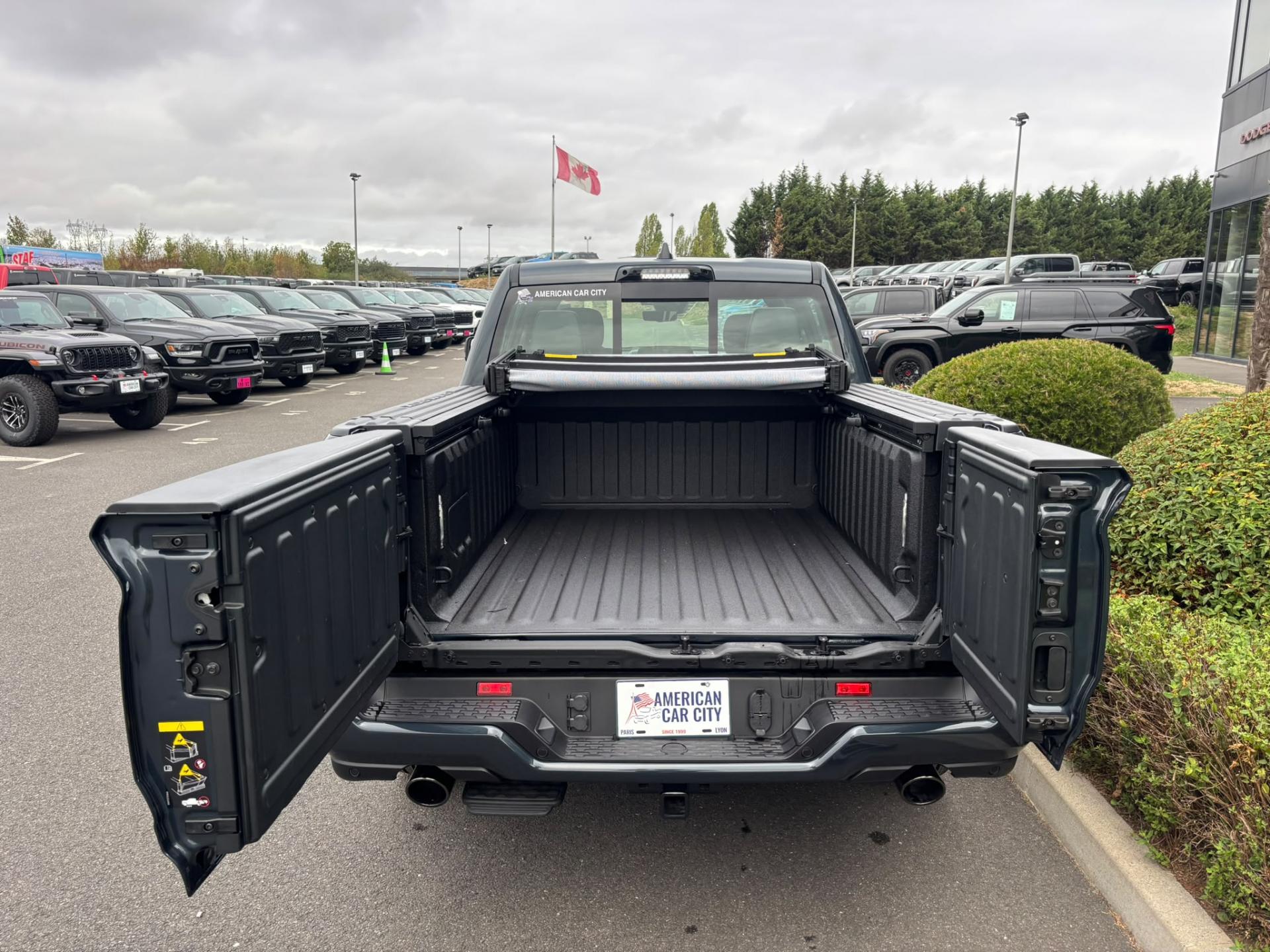DODGE RAM 1500 CREW LIMITED NIGHT EDITION RAMBOX HAYON MULTI V8 5,7L