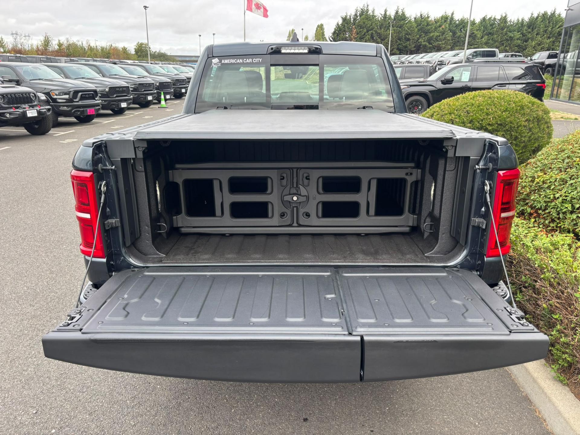 DODGE RAM 1500 CREW LIMITED NIGHT EDITION RAMBOX HAYON MULTI V8 5,7L