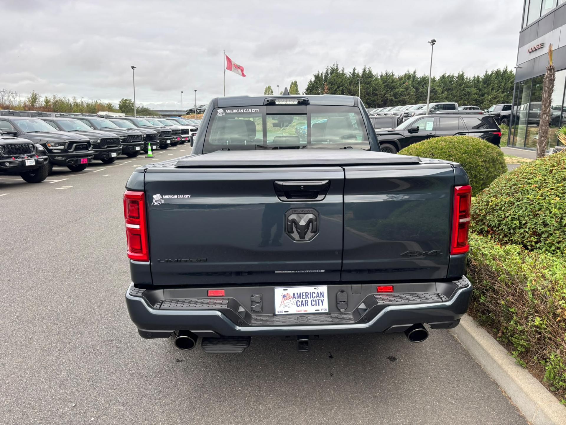 DODGE RAM 1500 CREW LIMITED NIGHT EDITION RAMBOX HAYON MULTI V8 5,7L