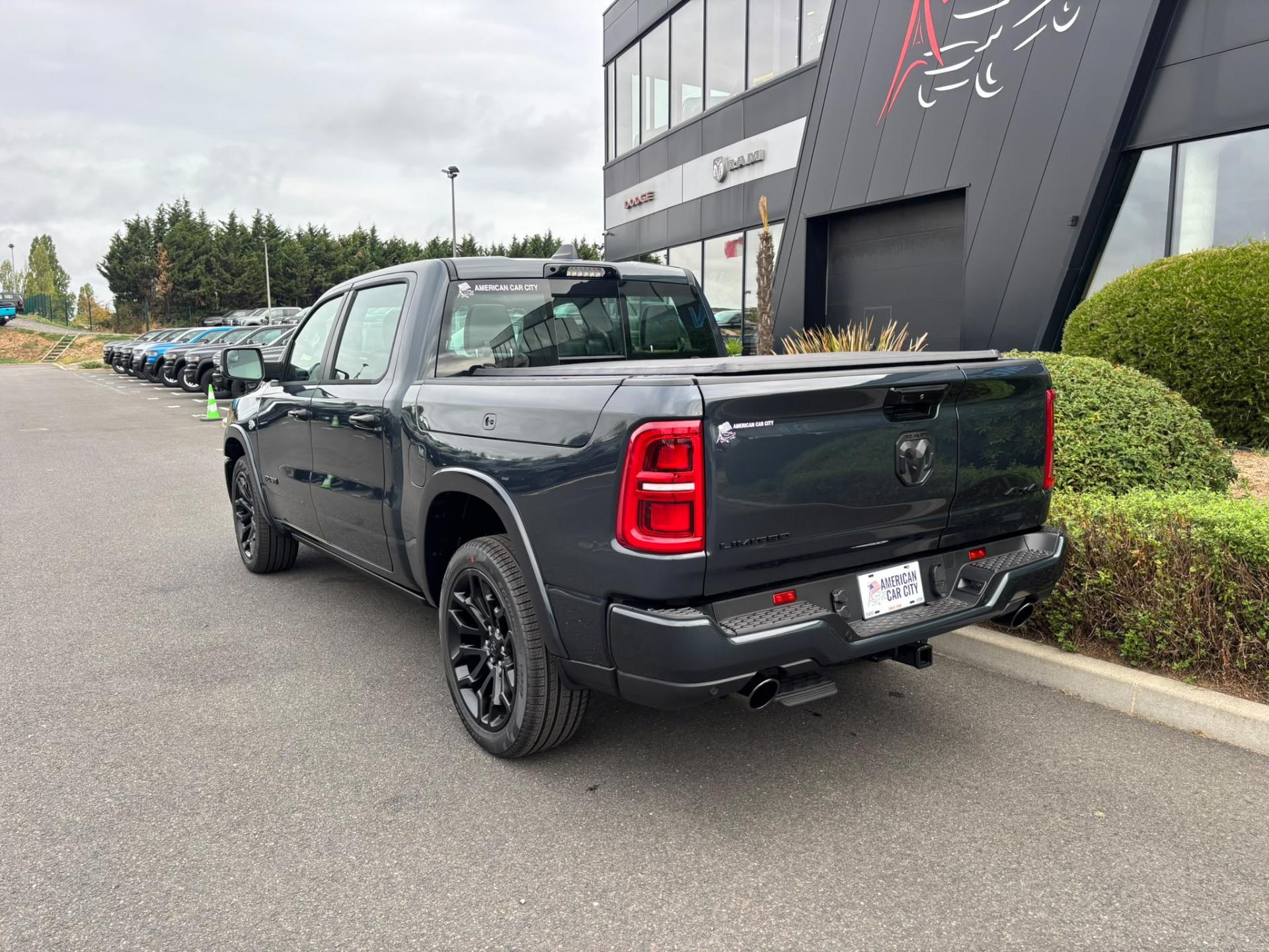 DODGE RAM 1500 CREW LIMITED NIGHT EDITION RAMBOX HAYON MULTI V8 5,7L