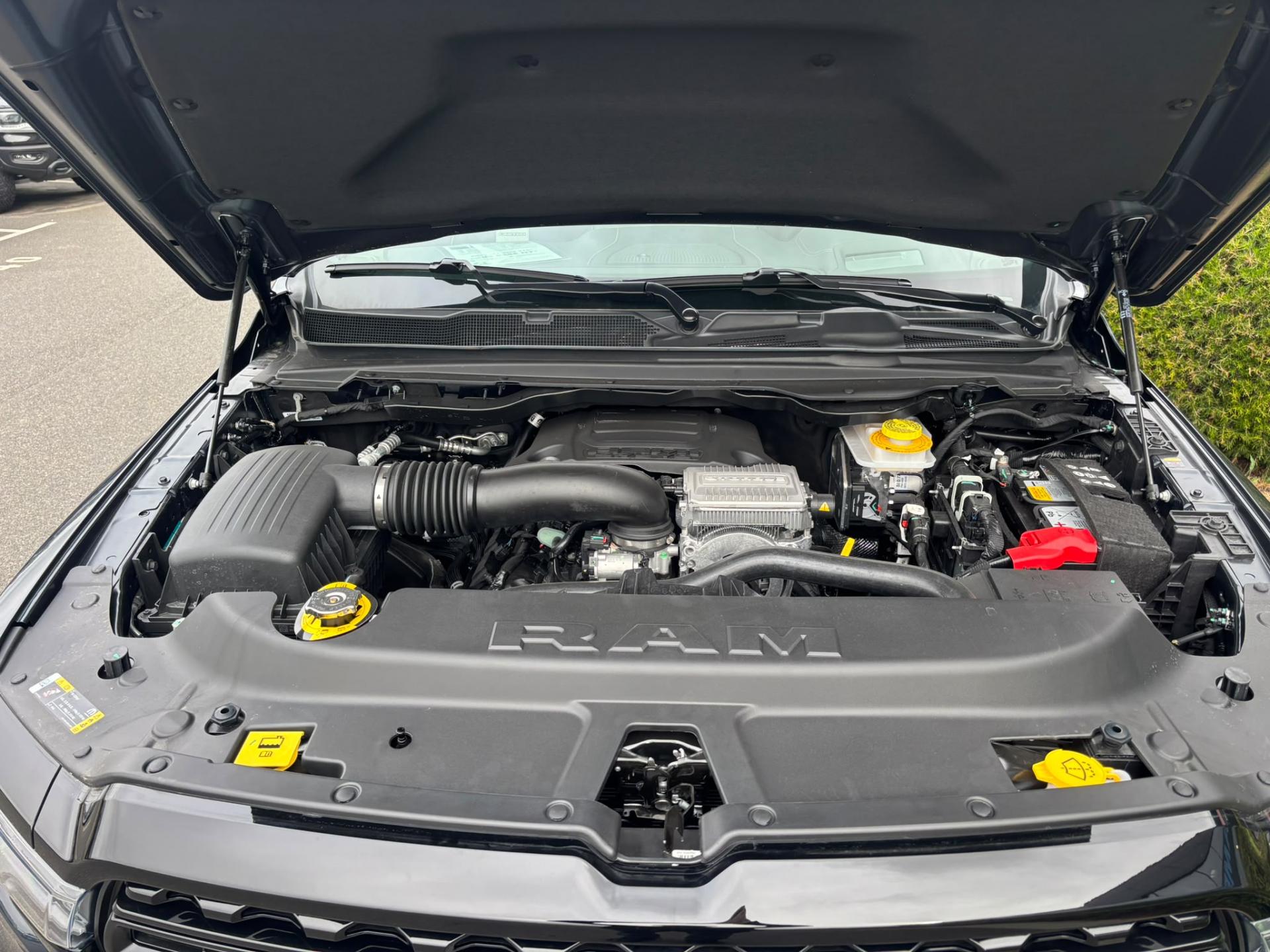 DODGE RAM 1500 CREW LIMITED NIGHT EDITION RAMBOX HAYON MULTI V8 5,7L