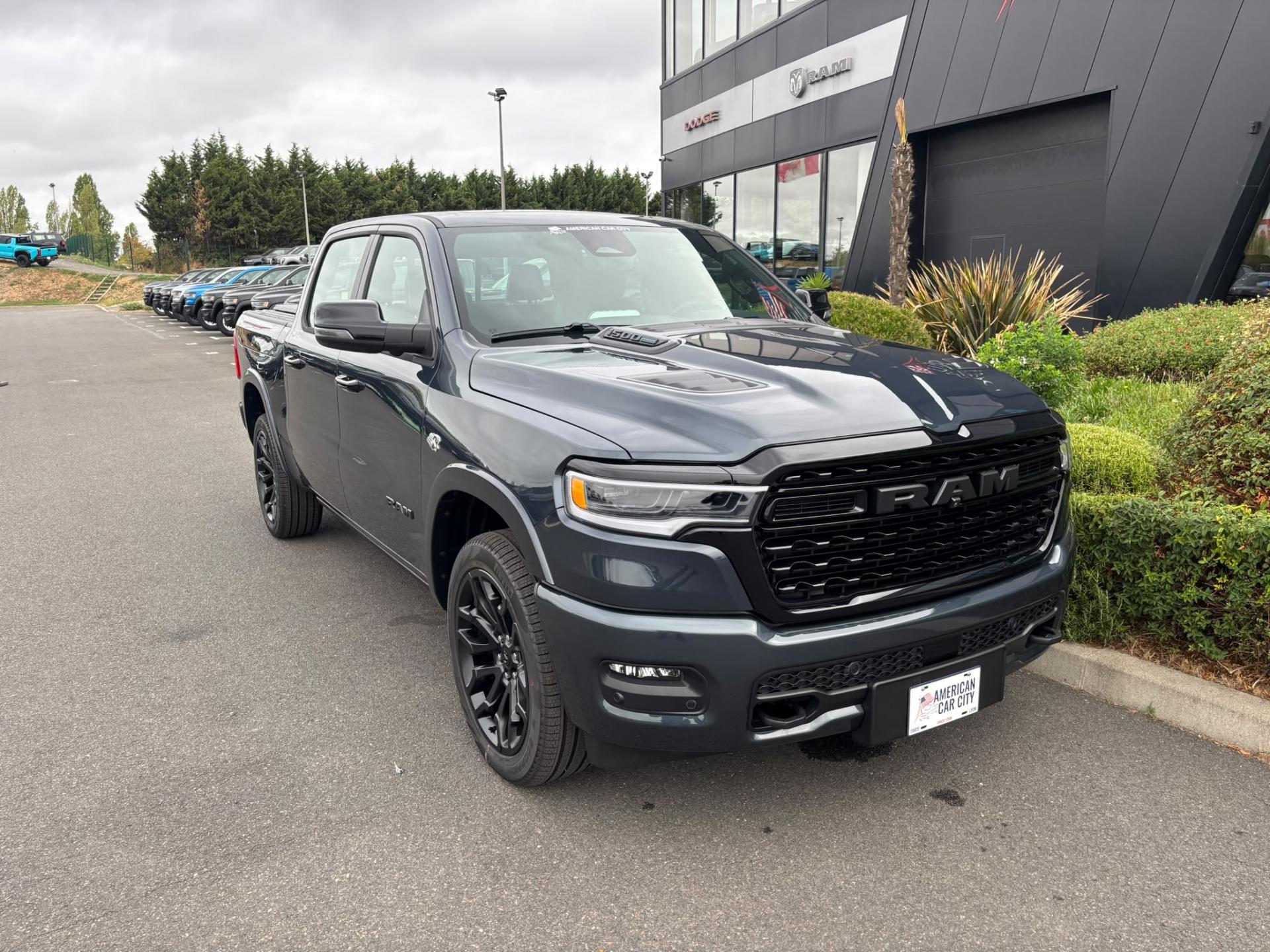 DODGE RAM 1500 CREW LIMITED NIGHT EDITION RAMBOX HAYON MULTI V8 5,7L