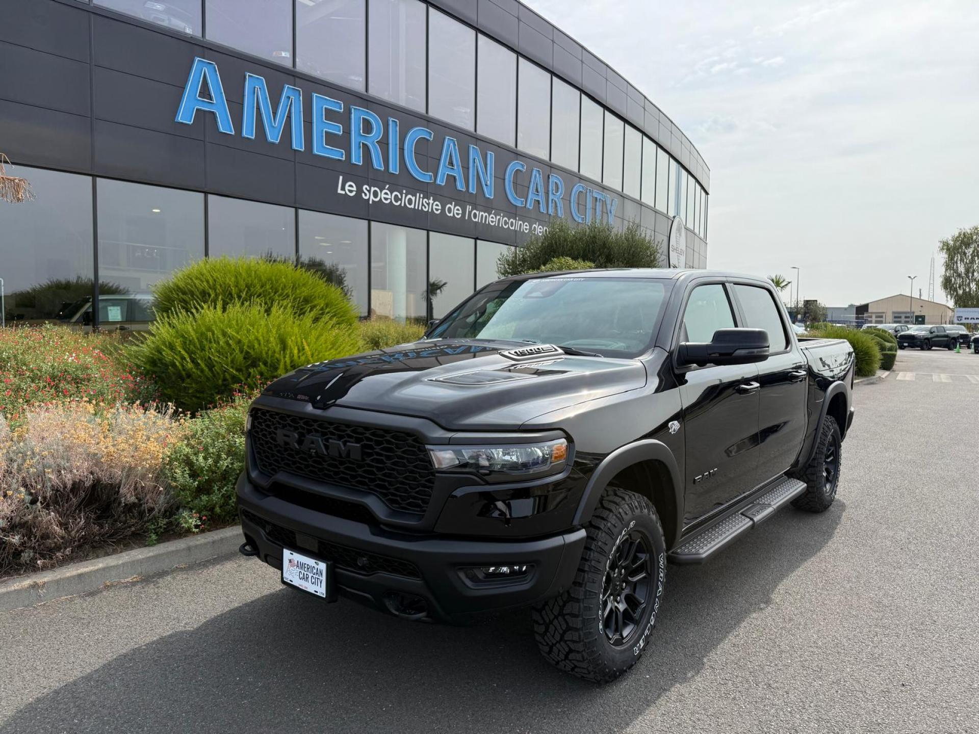 DODGE RAM 1500 CREW CAB REBEL AIR RAMBOX HAYON MULTI V8