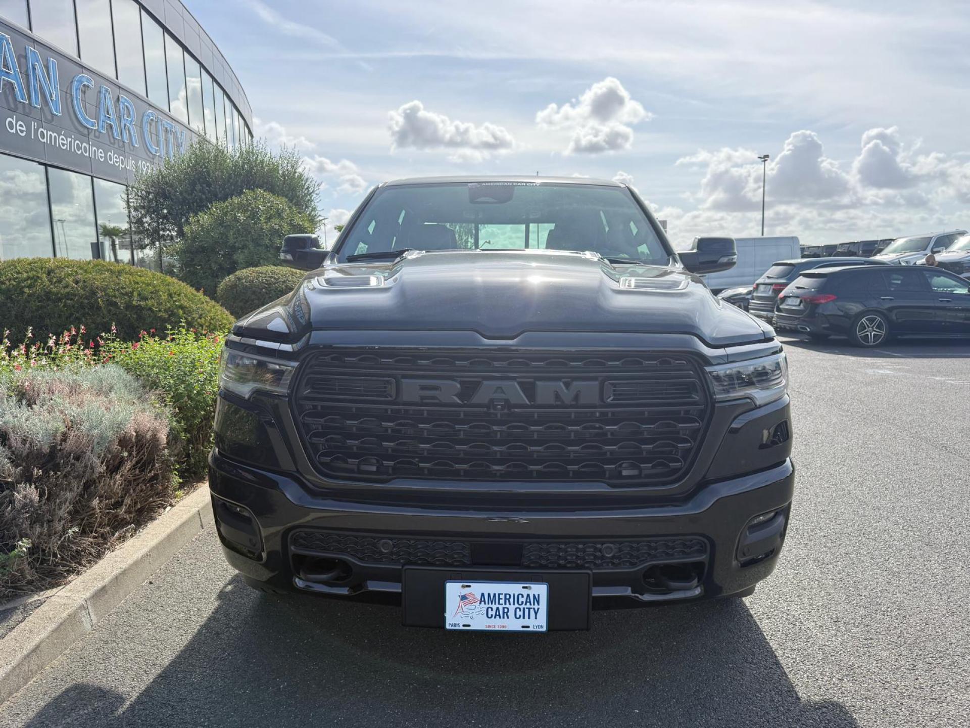 DODGE RAM 1500 CREW LIMITED NIGHT EDITION RAMBOX HAYON MULTI V8 5,7L