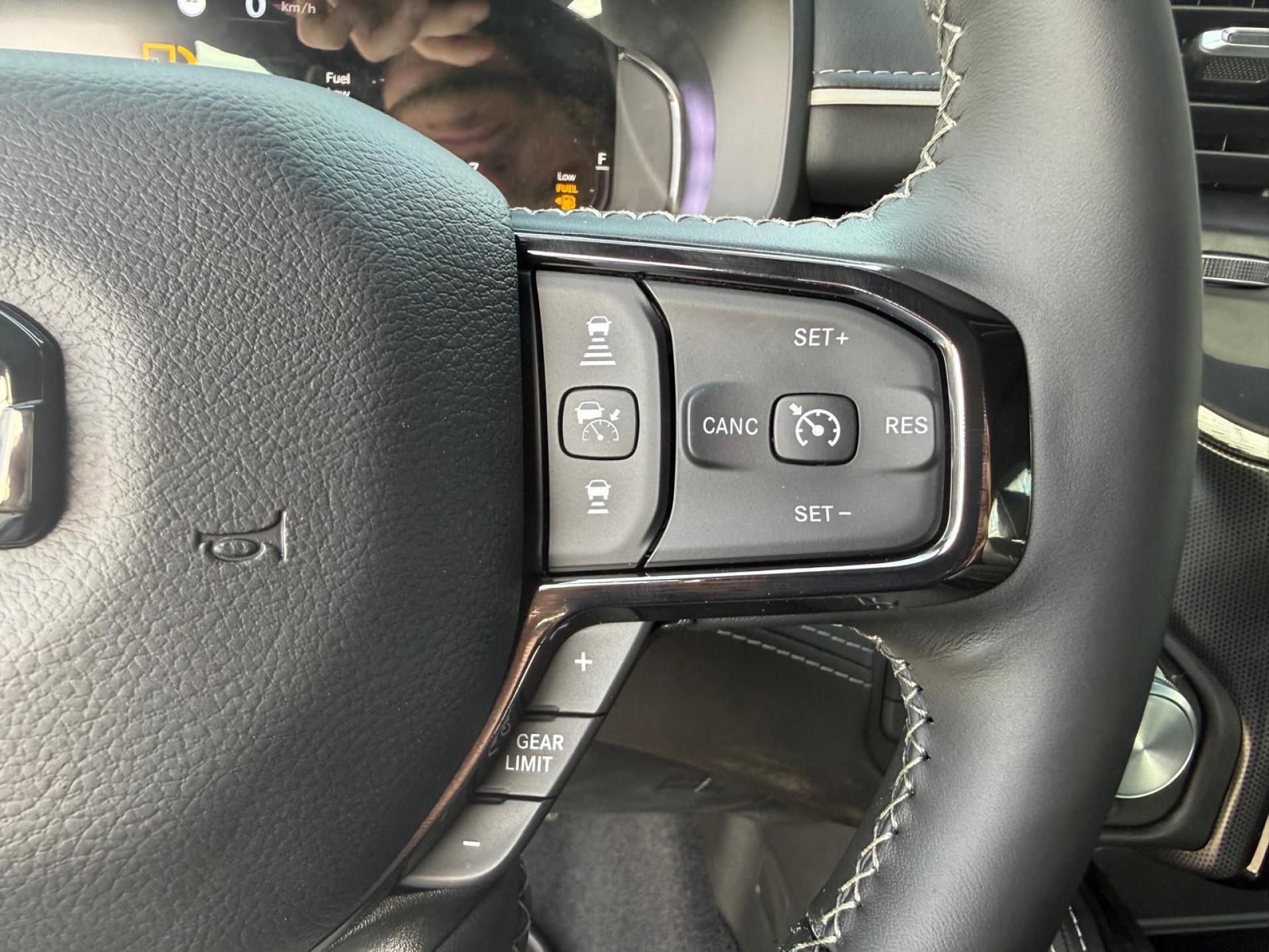 DODGE RAM 1500 CREW LIMITED NIGHT EDITION RAMBOX HAYON MULTI V8 5,7L