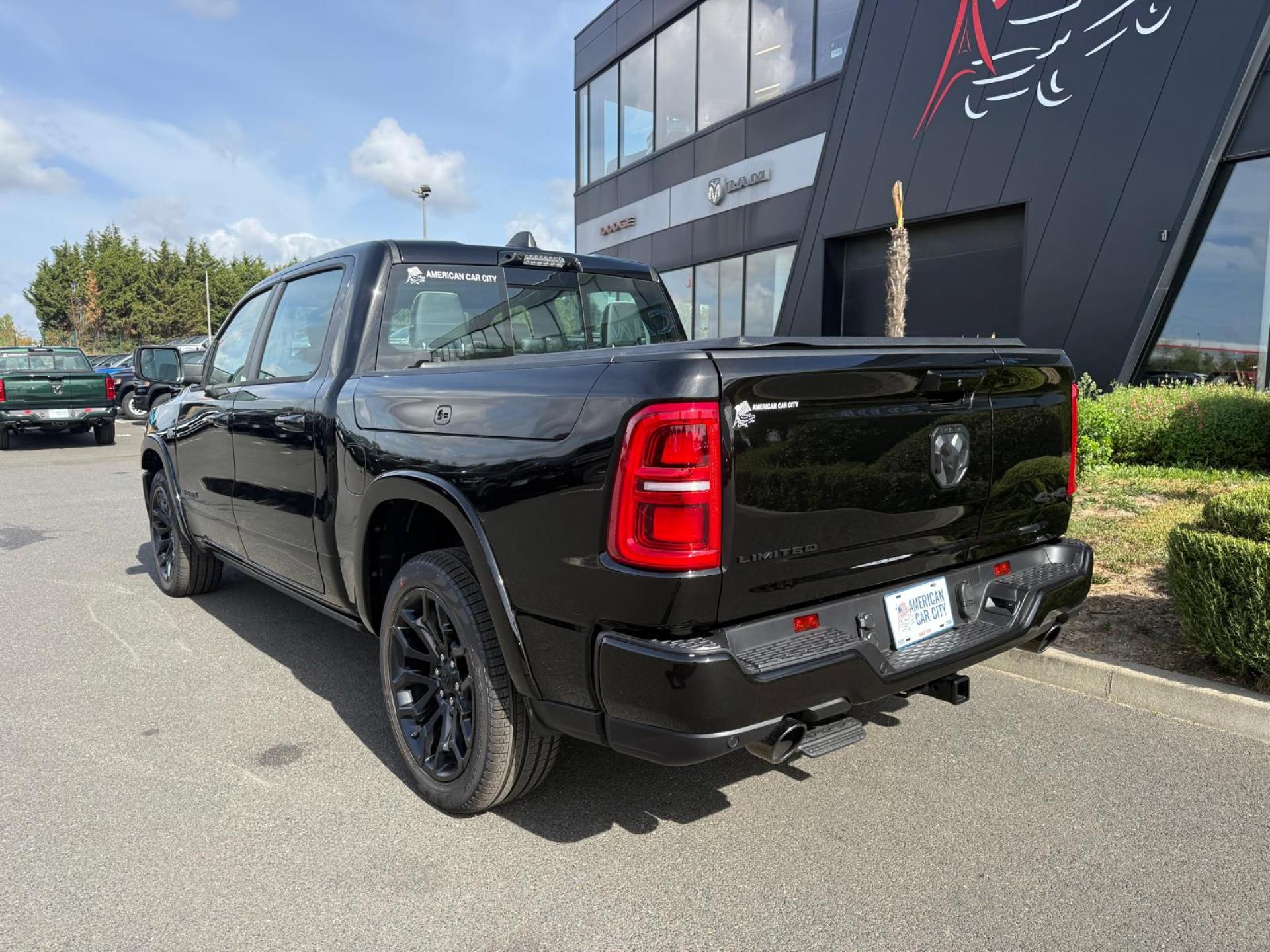 DODGE RAM 1500 CREW LIMITED NIGHT EDITION RAMBOX HAYON MULTI V8 5,7L