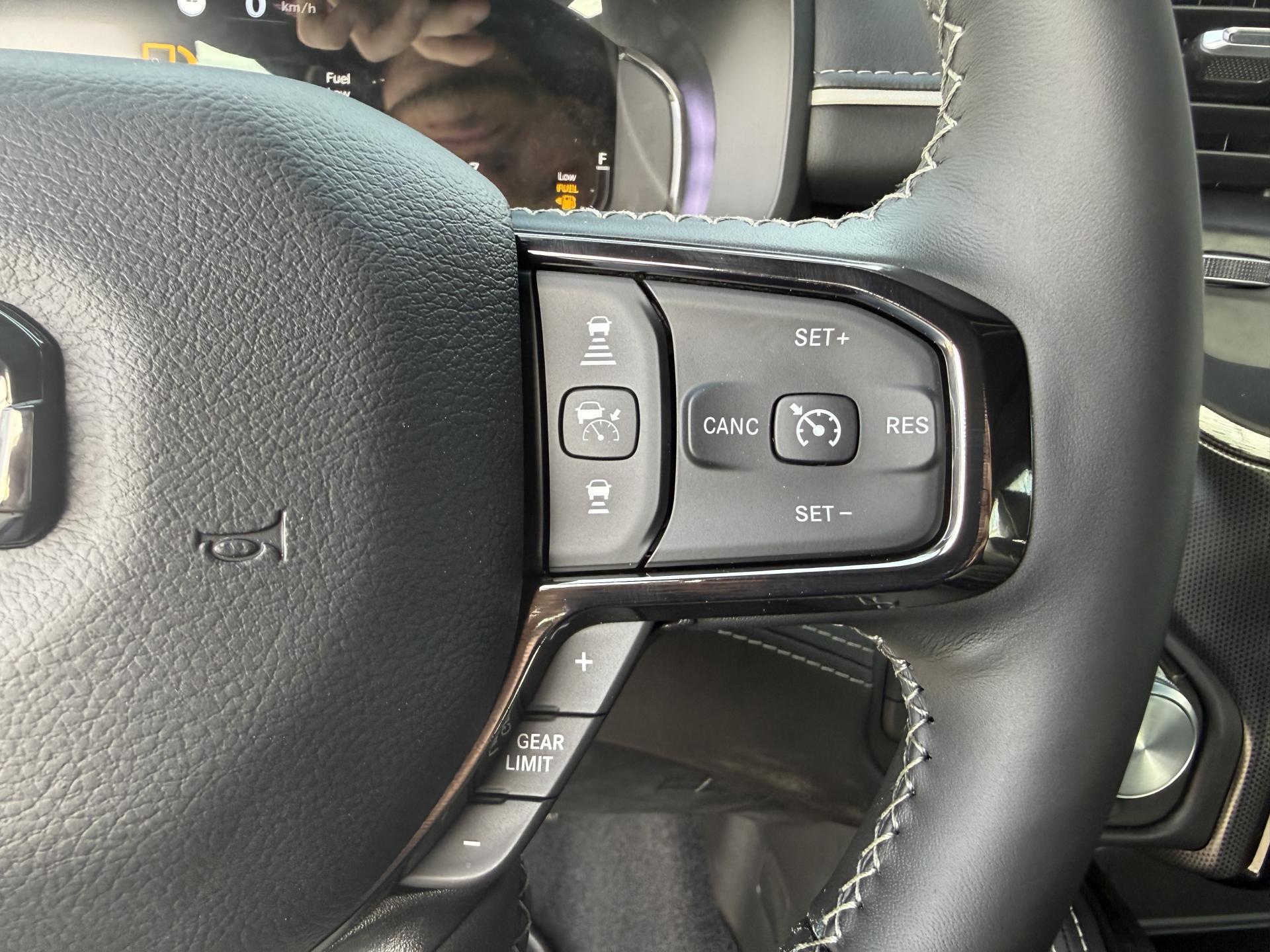 DODGE RAM 1500 CREW LIMITED NIGHT EDITION RAMBOX HAYON MULTI V8 5,7L