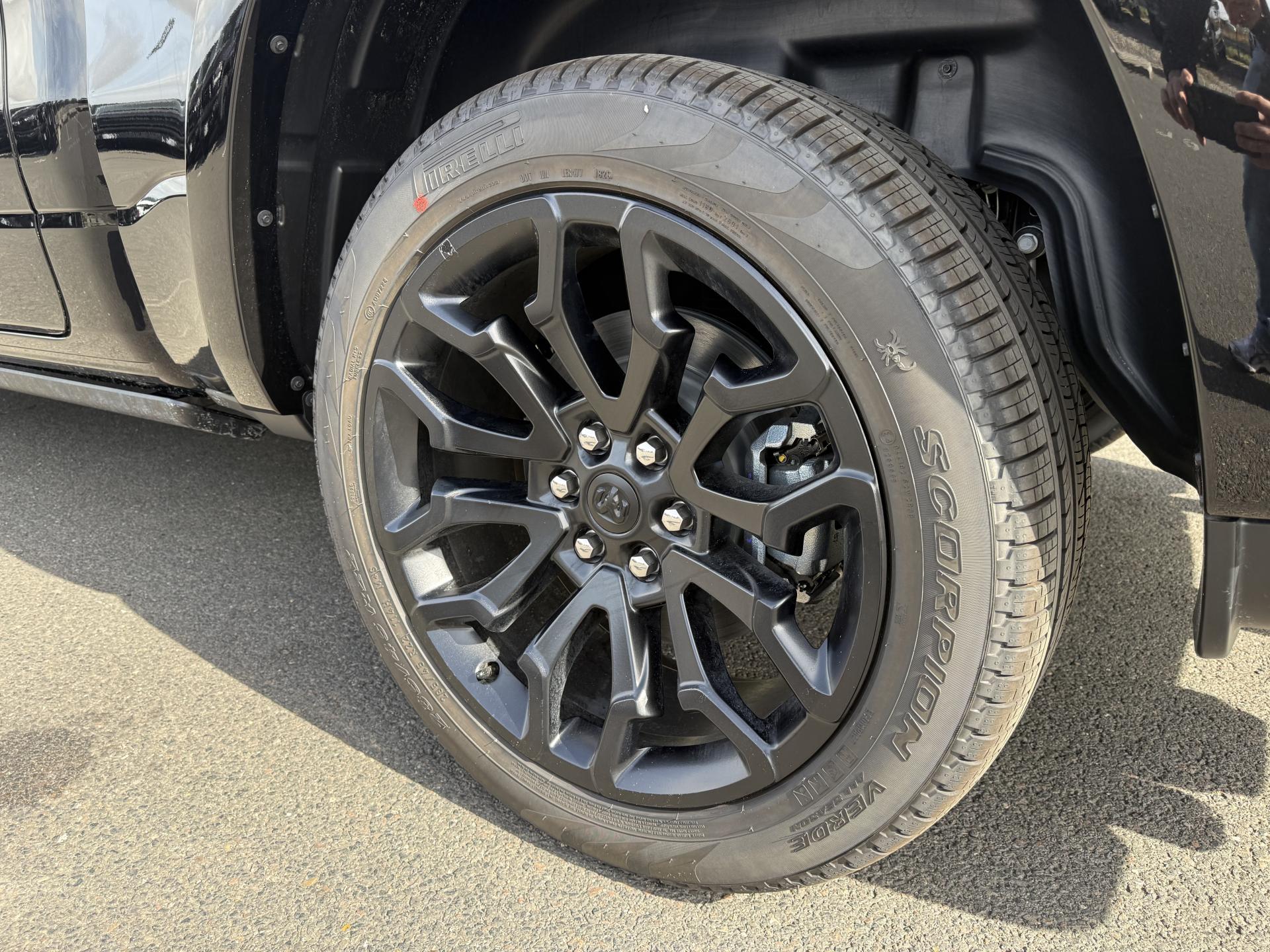 DODGE RAM 1500 CREW LIMITED NIGHT EDITION RAMBOX HAYON MULTI V8 5,7L