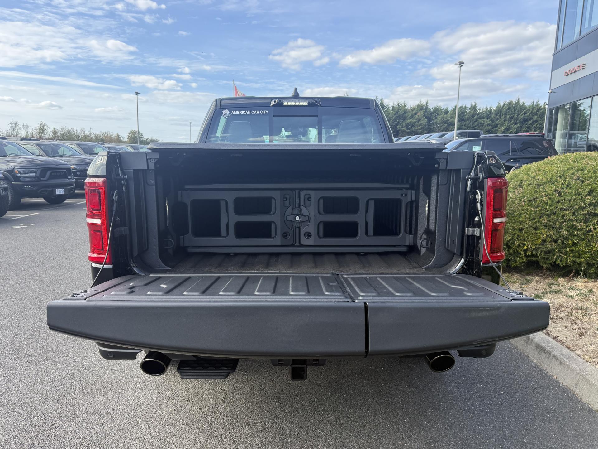 DODGE RAM 1500 CREW LIMITED NIGHT EDITION RAMBOX HAYON MULTI V8 5,7L