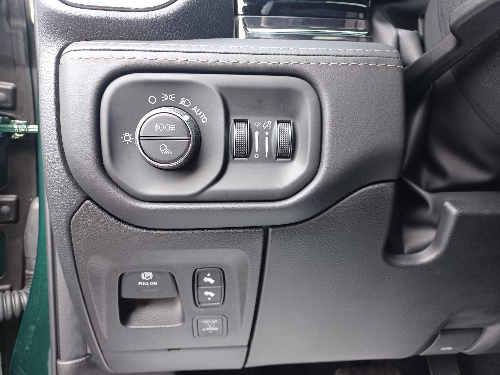 DODGE RAM 1500 CREW LIMITED NIGHT EDITION RAMBOX HAYON MULTI V8 5,7L