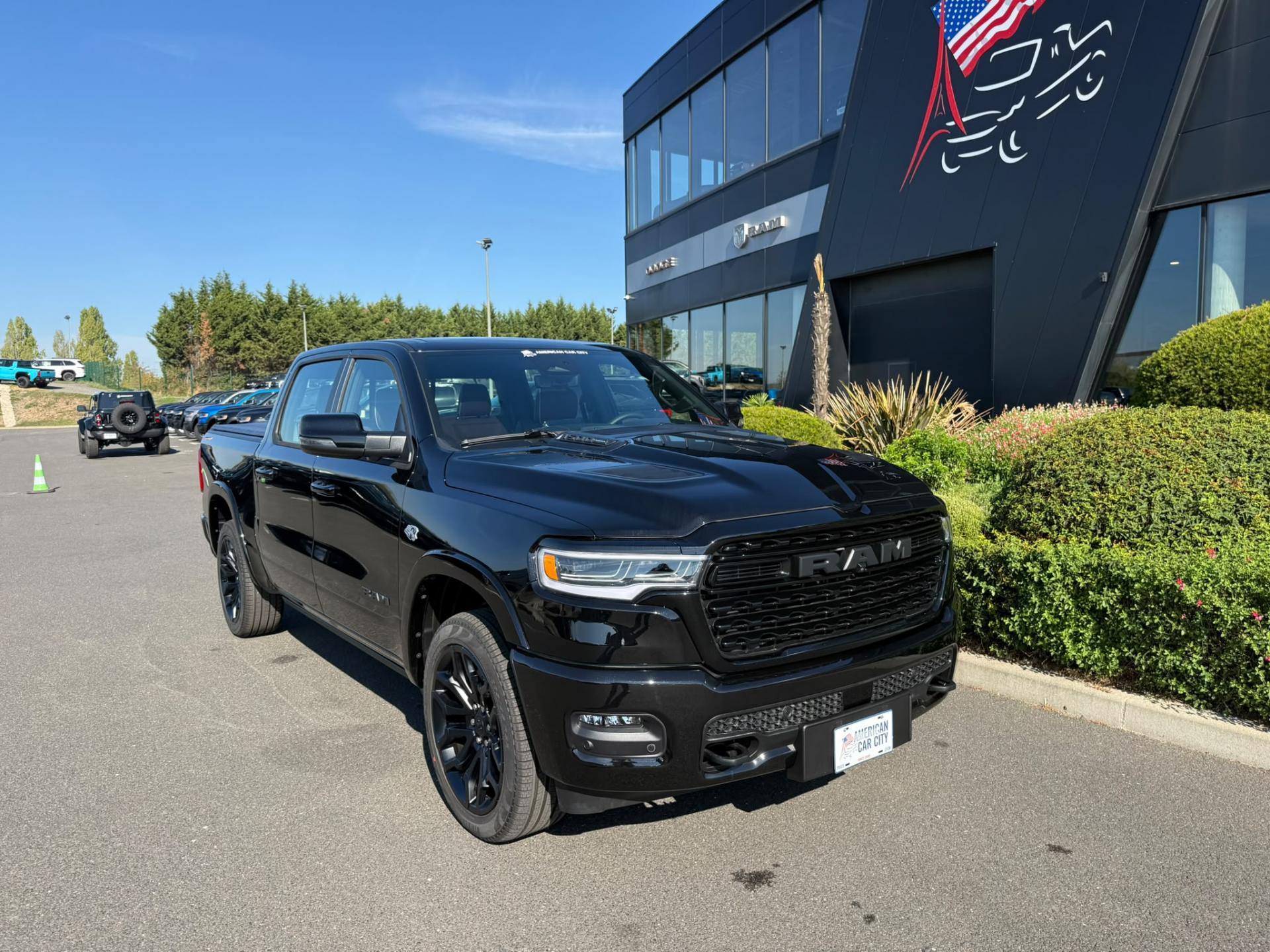 DODGE RAM 1500 CREW LIMITED NIGHT EDITION HAYON MULTI V8 5,7L