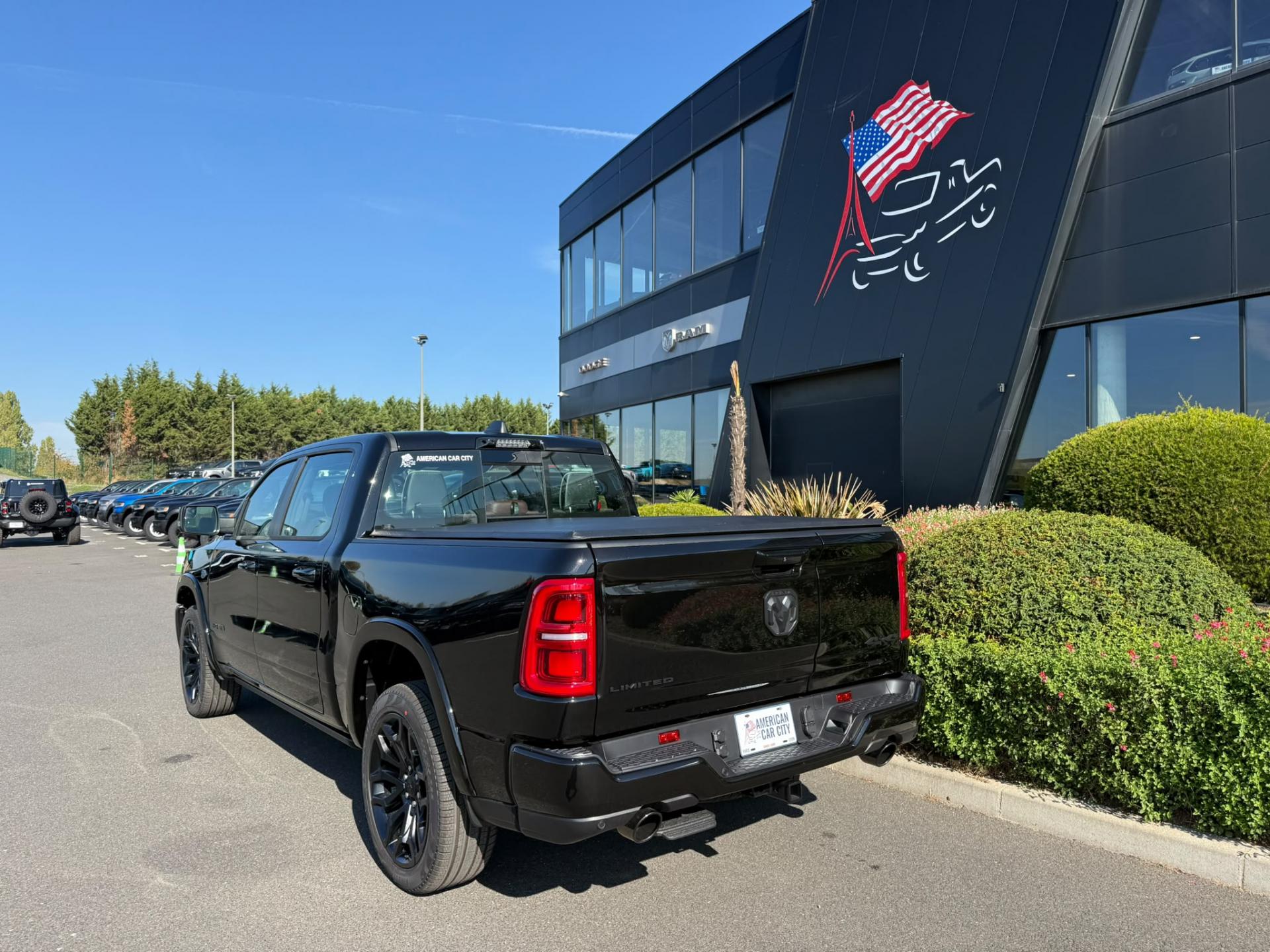 DODGE RAM 1500 CREW LIMITED NIGHT EDITION HAYON MULTI V8 5,7L