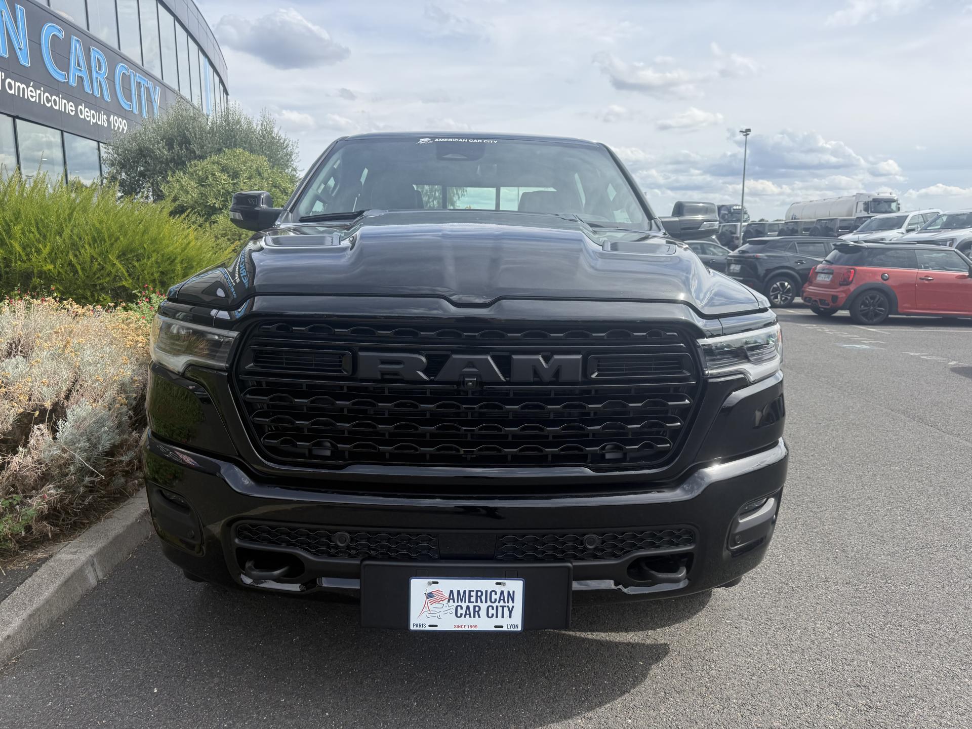 DODGE RAM 1500 CREW LIMITED NIGHT EDITION HAYON MULTI V8 5,7L