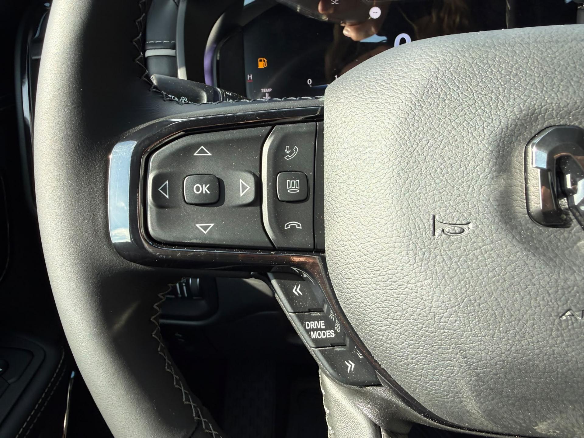 DODGE RAM 1500 CREW LIMITED NIGHT EDITION RAMBOX HAYON MULTI V8 5,7L