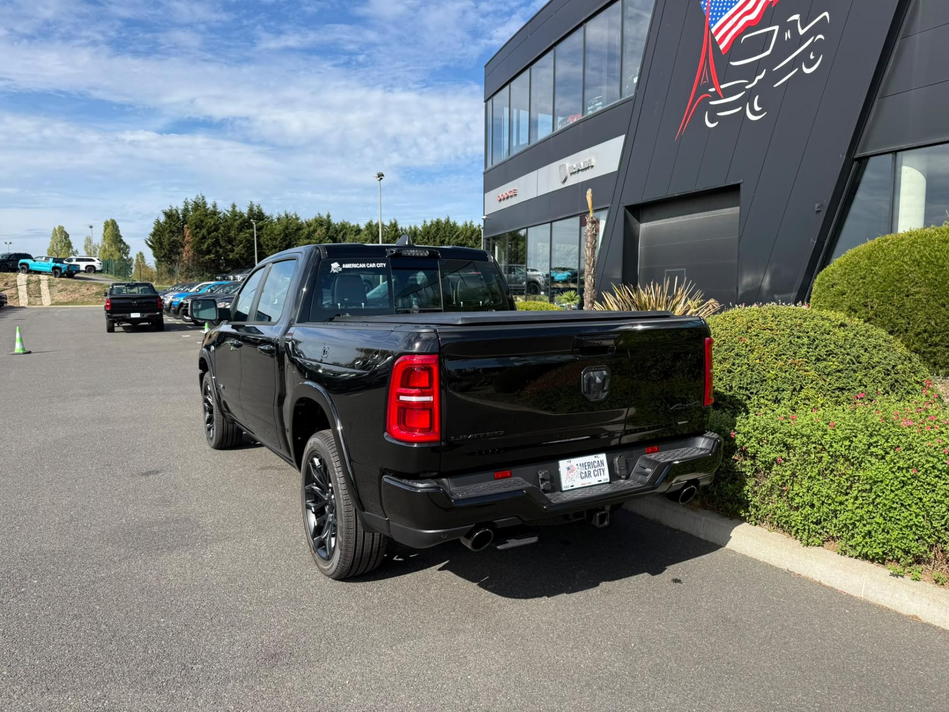DODGE RAM 1500 CREW LIMITED NIGHT EDITION RAMBOX HAYON MULTI V8 5,7L