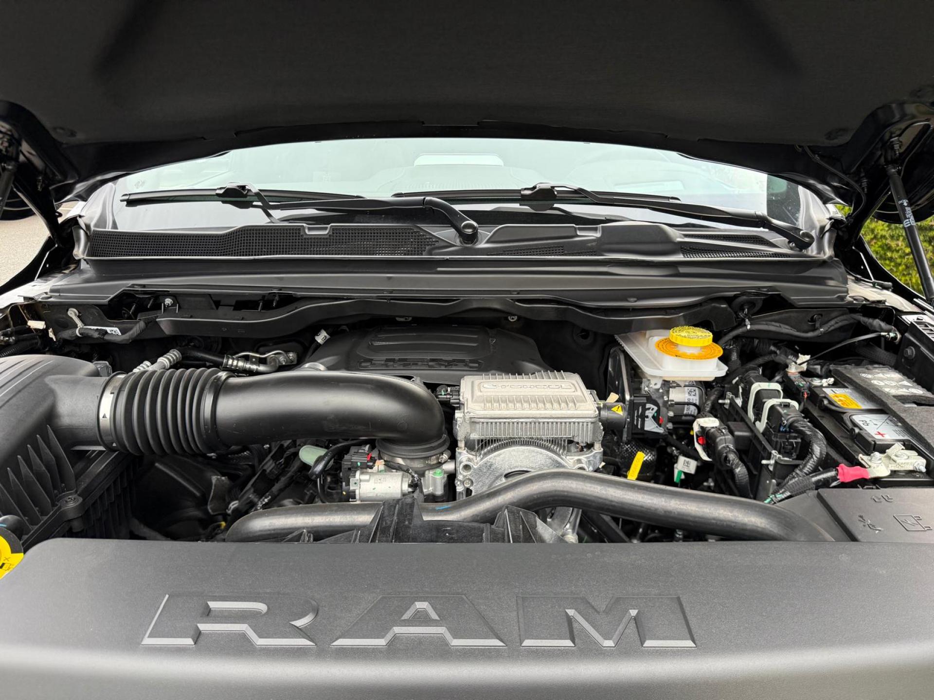 DODGE RAM 1500 CREW LIMITED [BATMAN ]EDITION RAMBOX HAYON MULTI V8 5,7L
