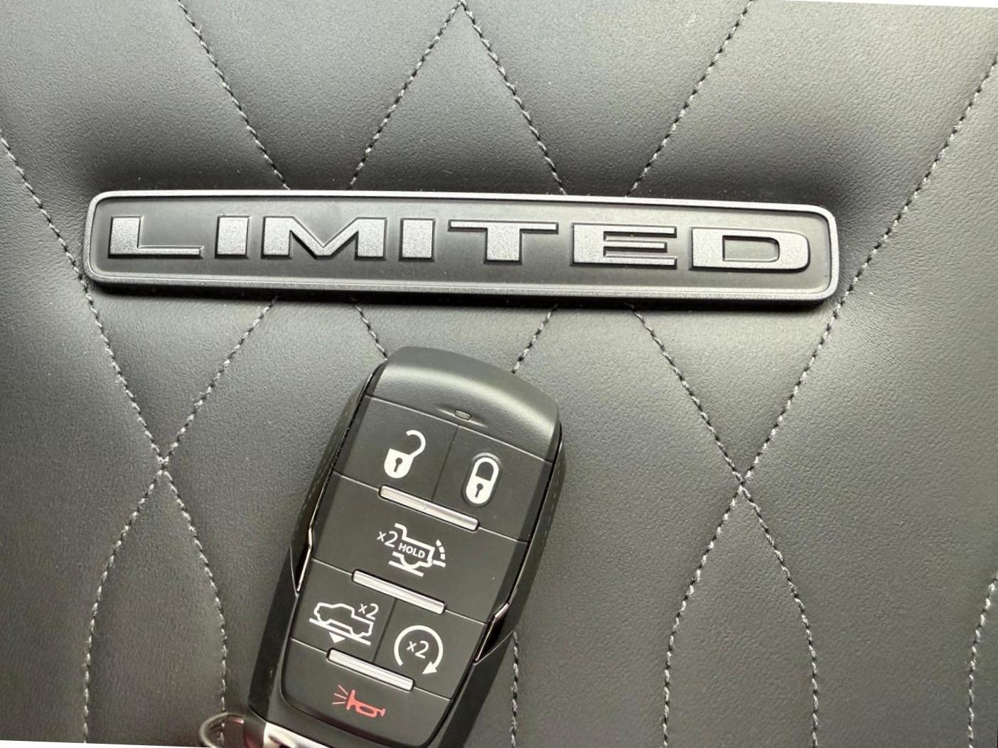 DODGE RAM 1500 CREW LIMITED [BATMAN ]EDITION RAMBOX HAYON MULTI V8 5,7L