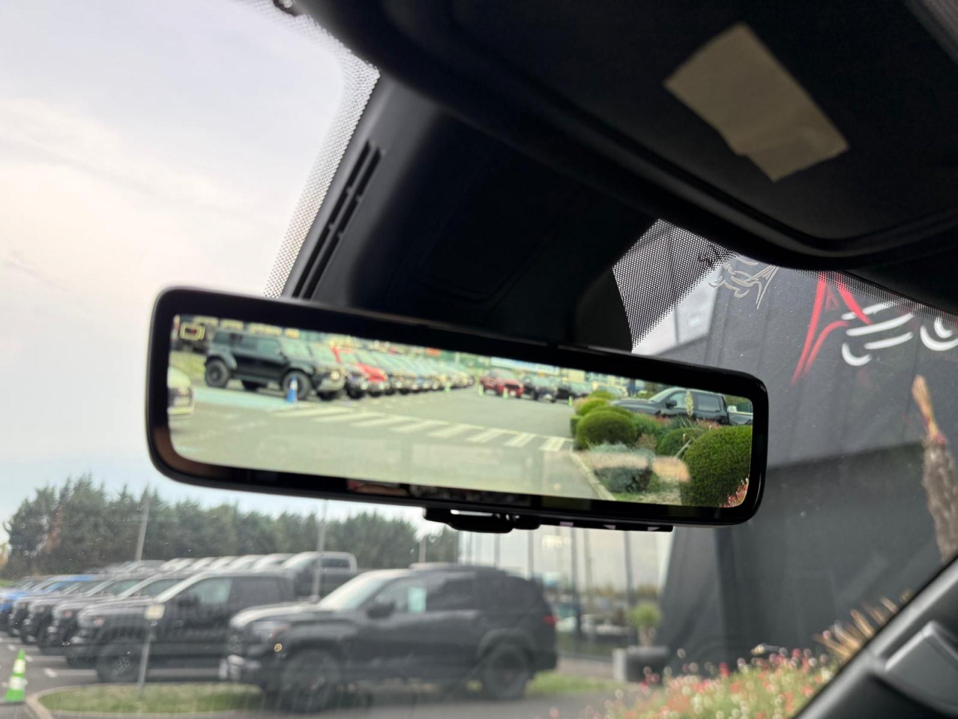DODGE RAM 1500 CREW LIMITED [BATMAN ]EDITION RAMBOX HAYON MULTI V8 5,7L