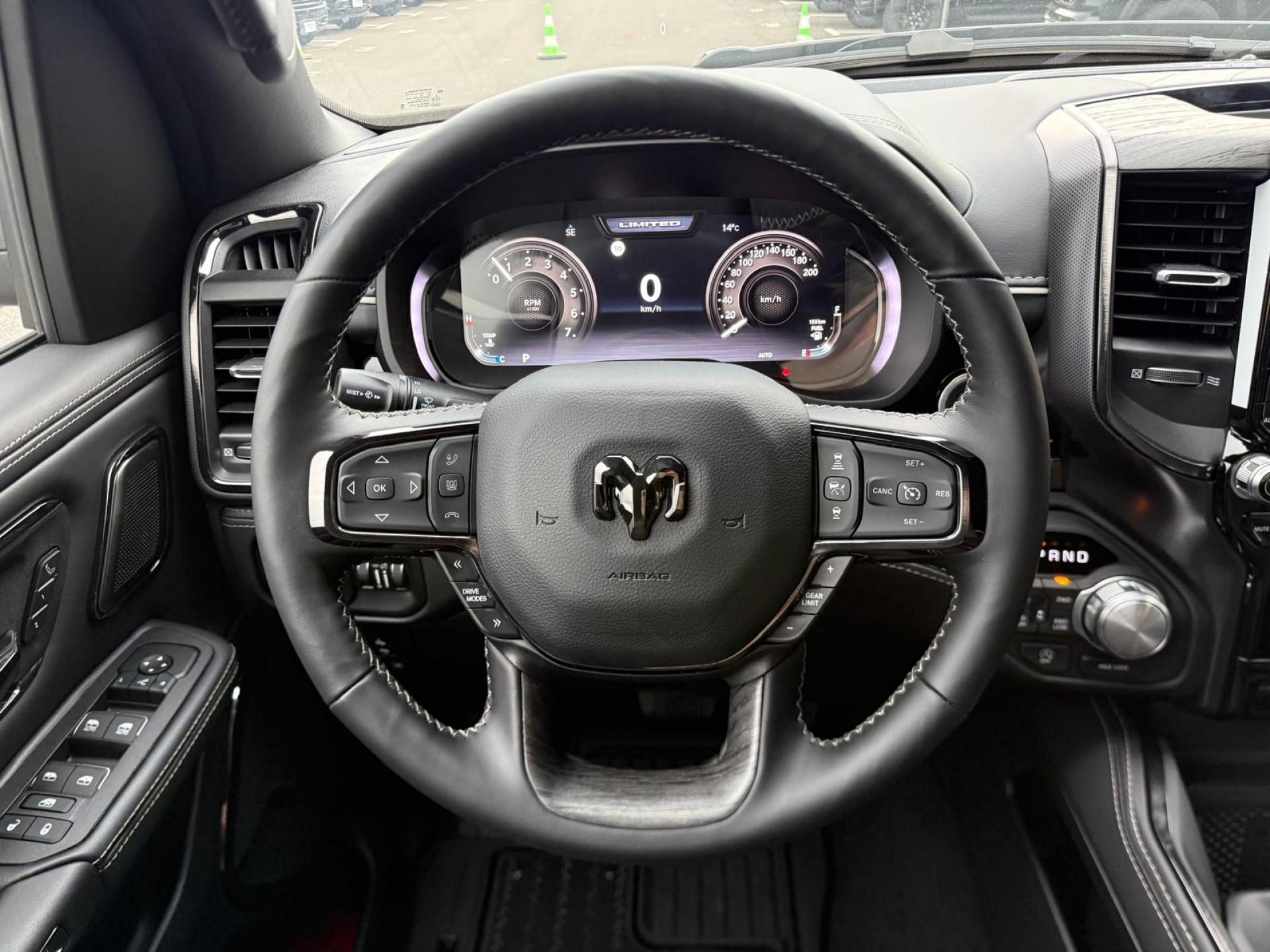 DODGE RAM 1500 CREW LIMITED [BATMAN ]EDITION RAMBOX HAYON MULTI V8 5,7L