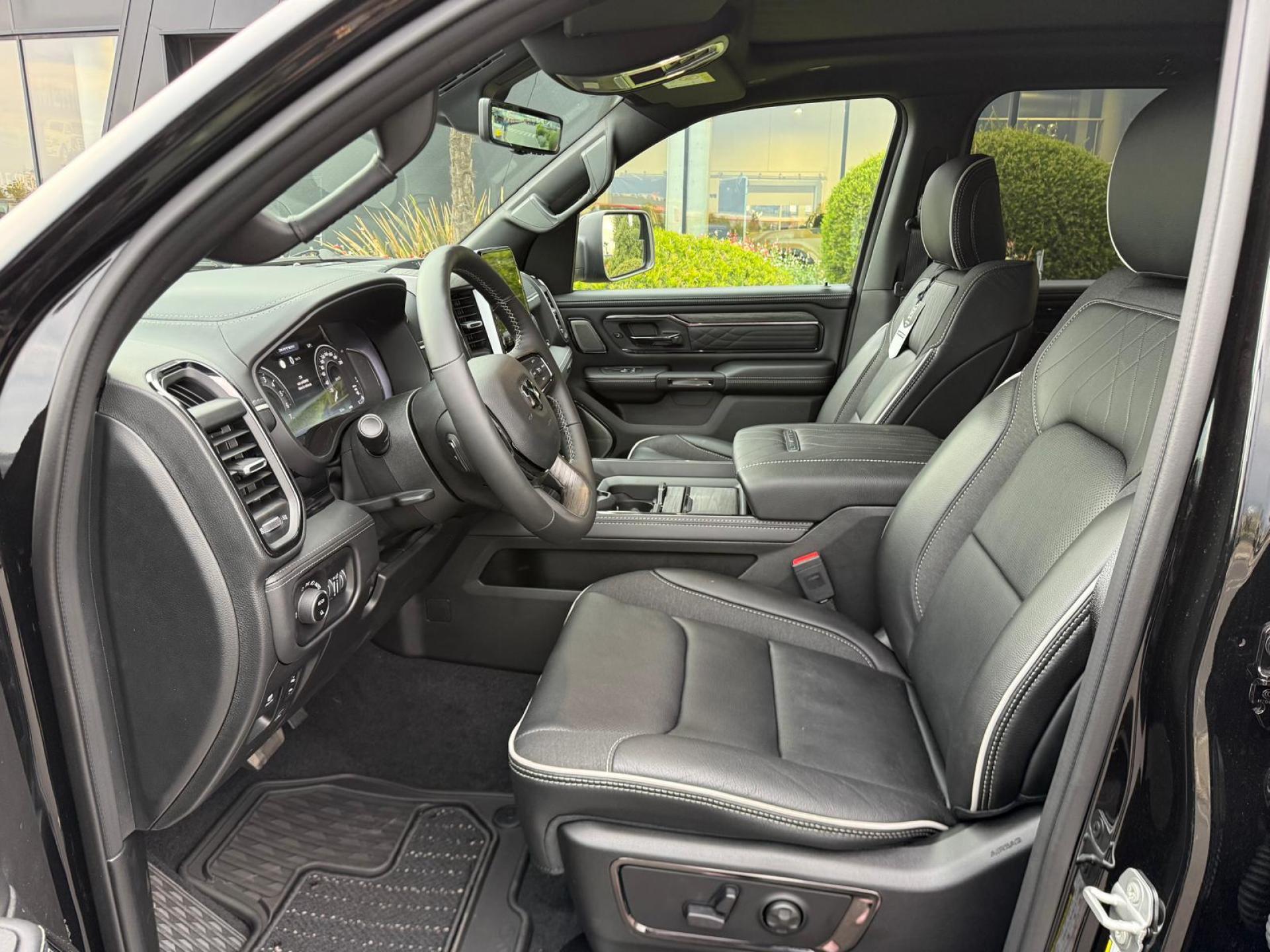 DODGE RAM 1500 CREW LIMITED [BATMAN ]EDITION RAMBOX HAYON MULTI V8 5,7L